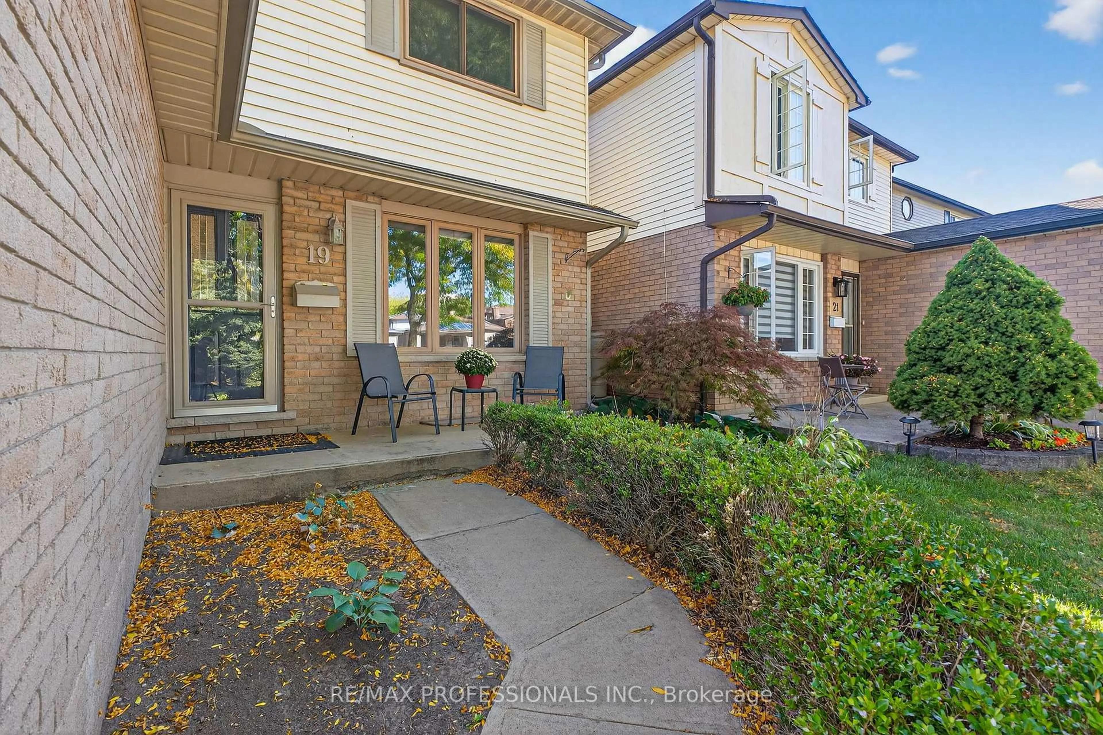 Unknown for 19 Salina Pl, Hamilton Ontario L8G 4L4