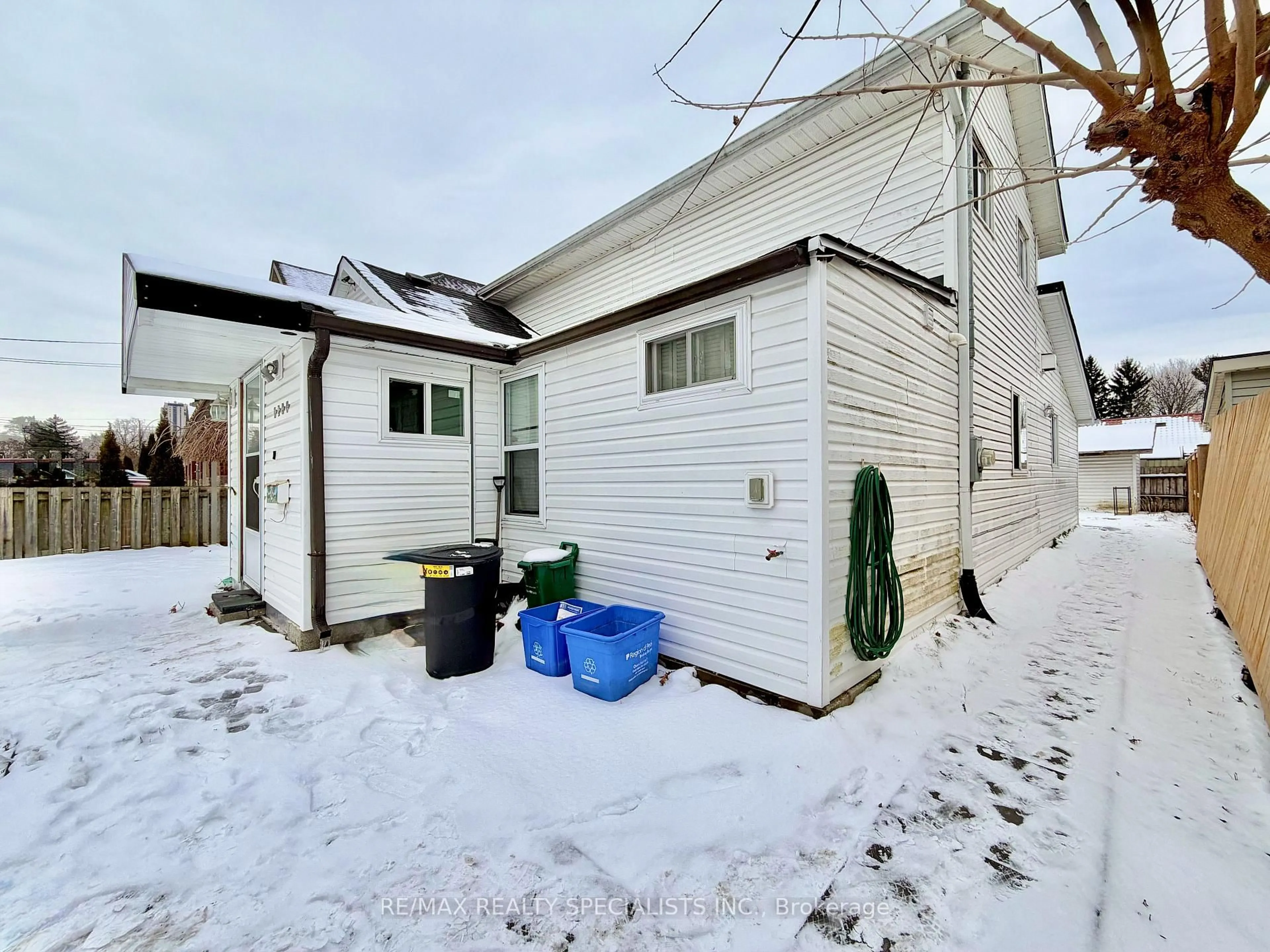 Shed for 6294 Ash St, Niagara Falls Ontario C2G 2H5