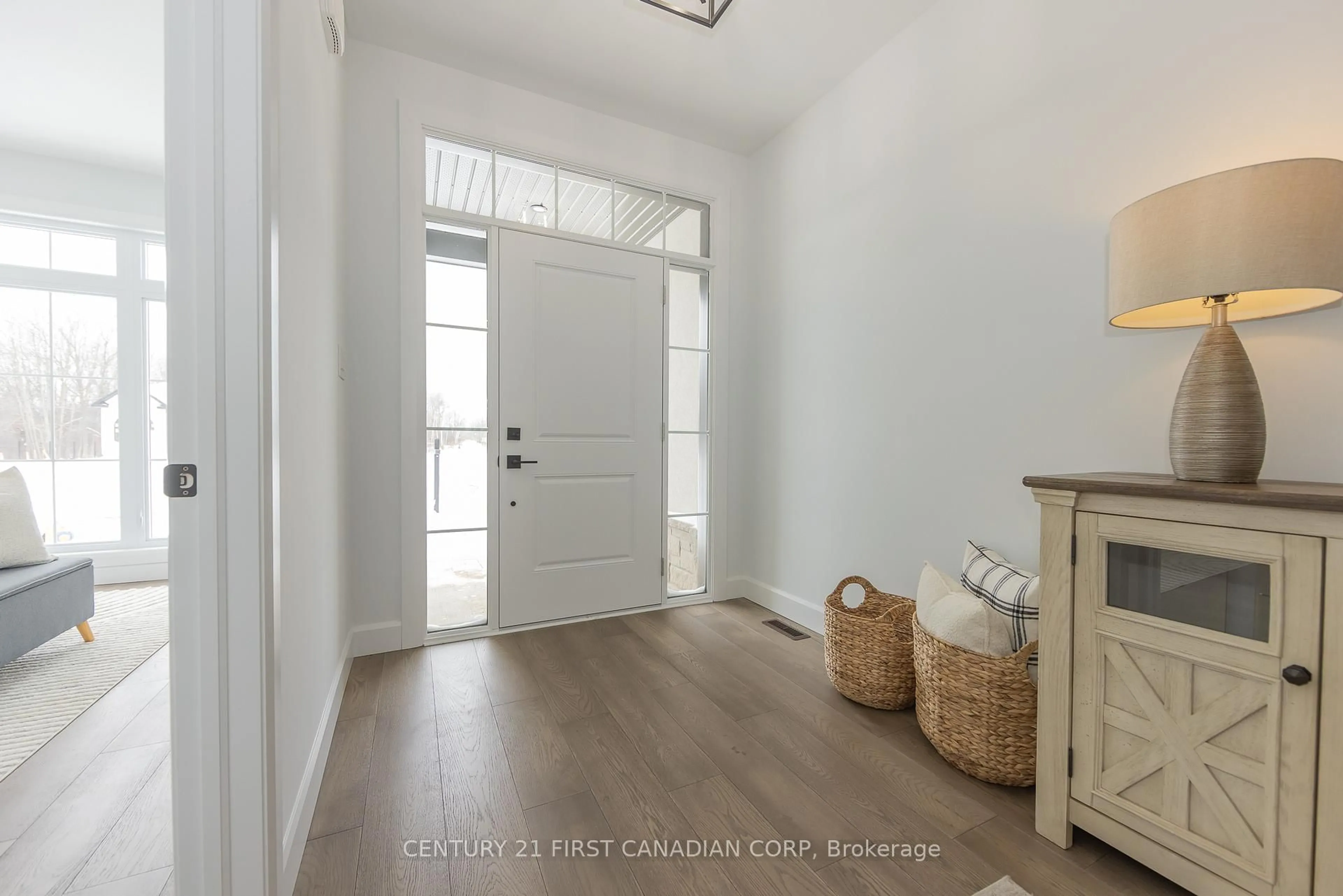 Indoor entryway for 4398 GREEN BEND Rd, London South Ontario N6P 0K9