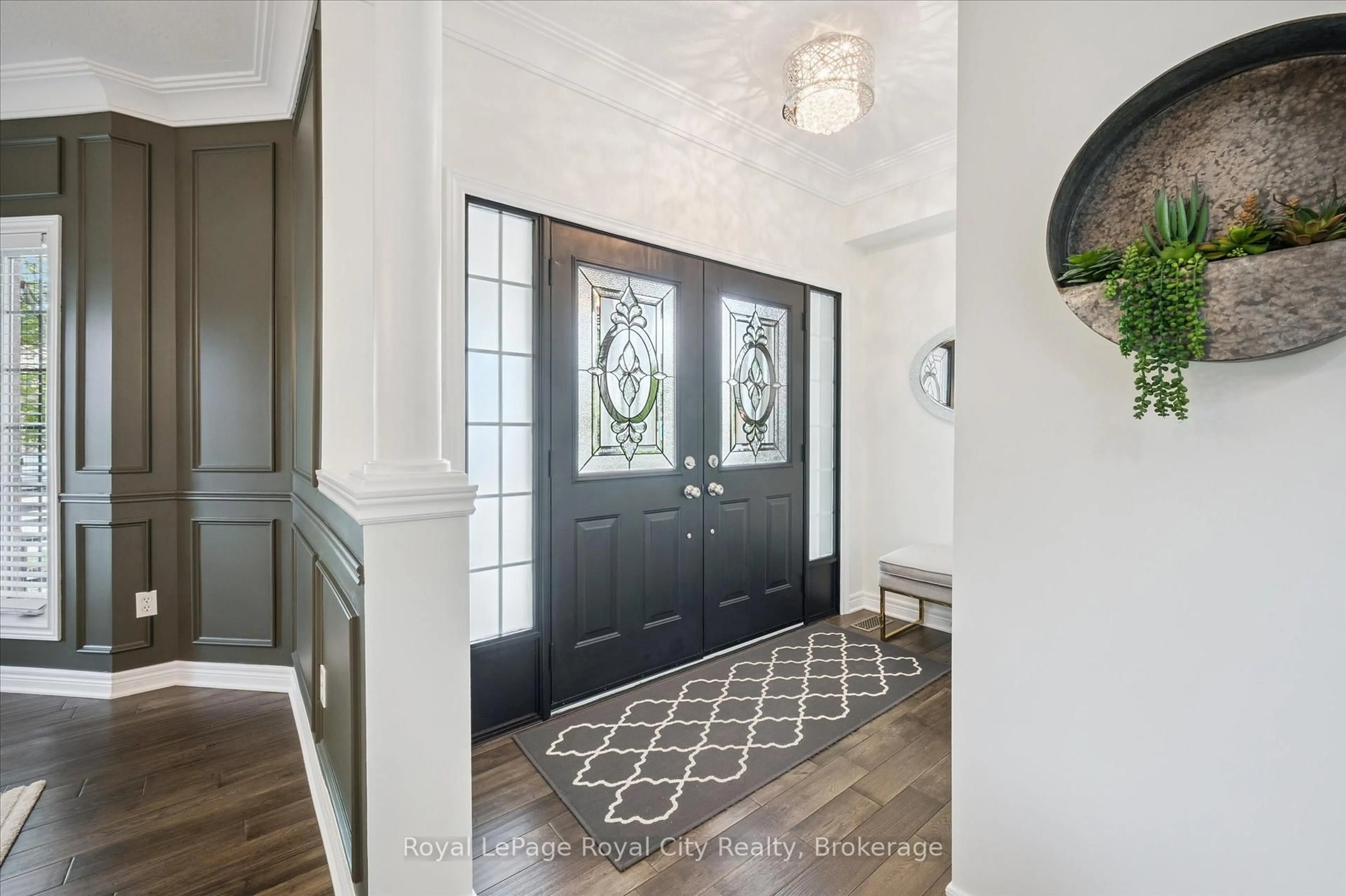 Indoor entryway for 279 Farley Dr, Guelph Ontario N1L 1N6