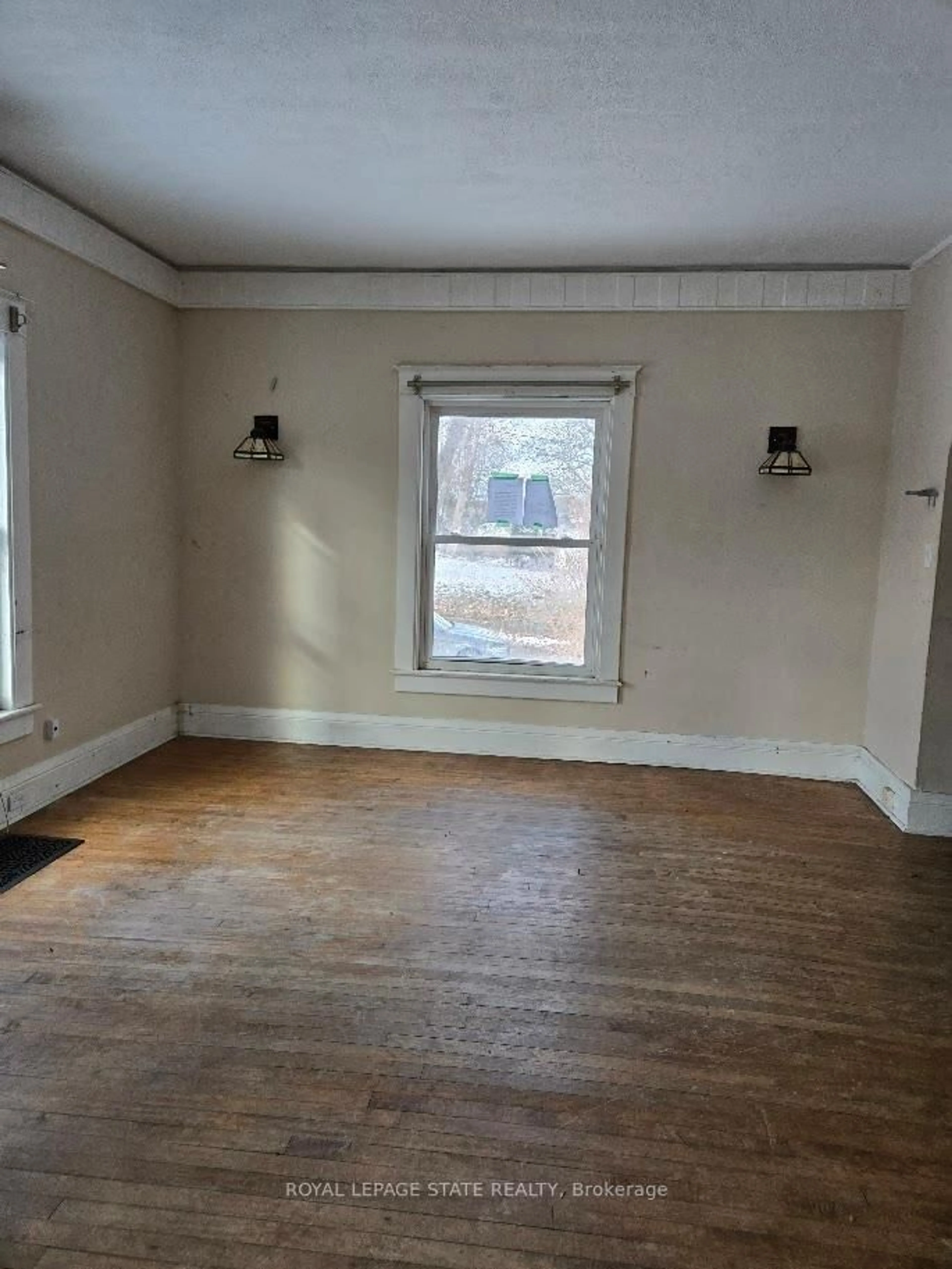 A pic of a room for 4340 Elgin St, Niagara Falls Ontario L2E 2X8