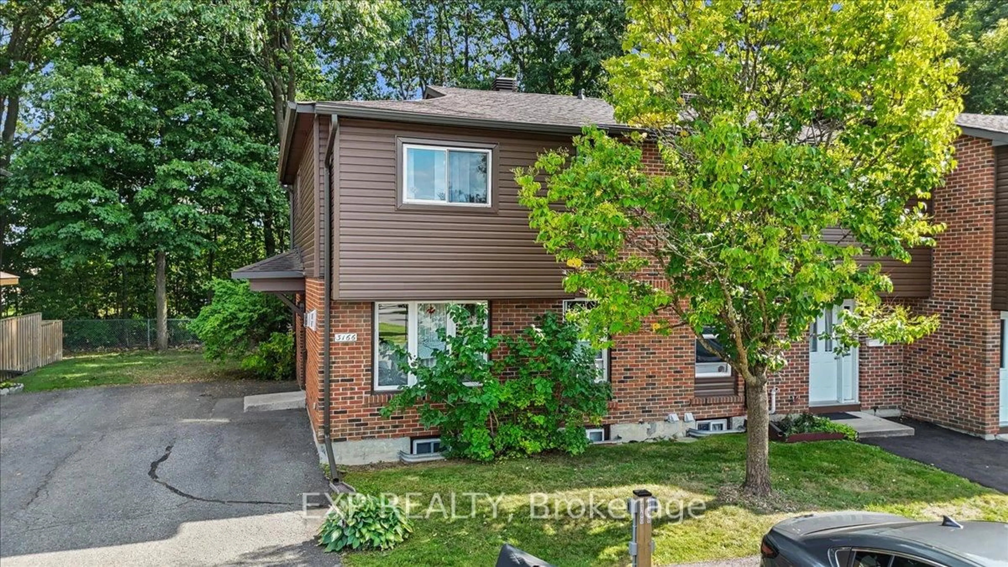 Home with brick exterior material, street for 3166 Stockton Dr, Gloucester Ontario K1T 1S1