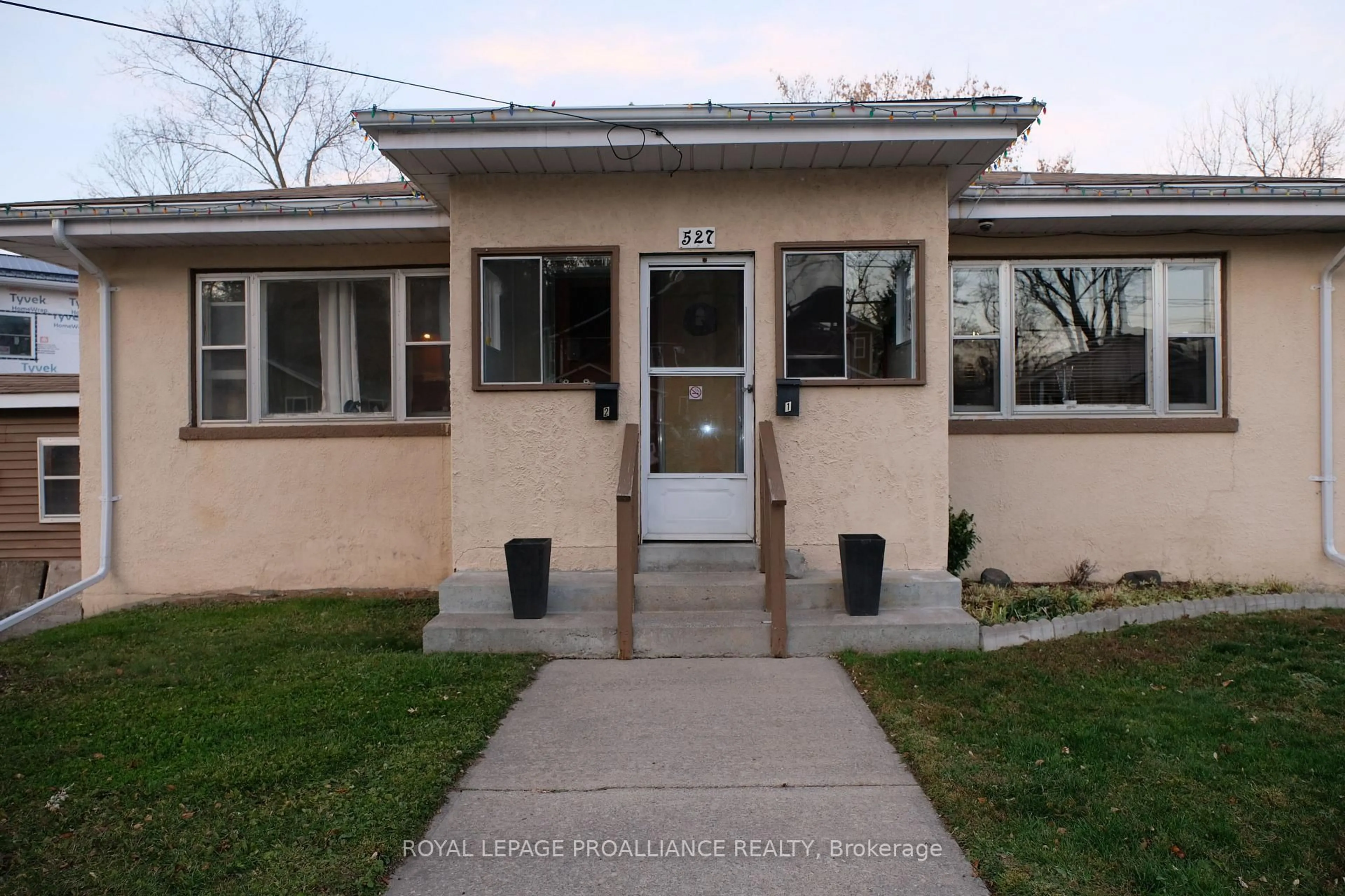 Unknown for 527 Front St, Quinte West Ontario K8V 4R4