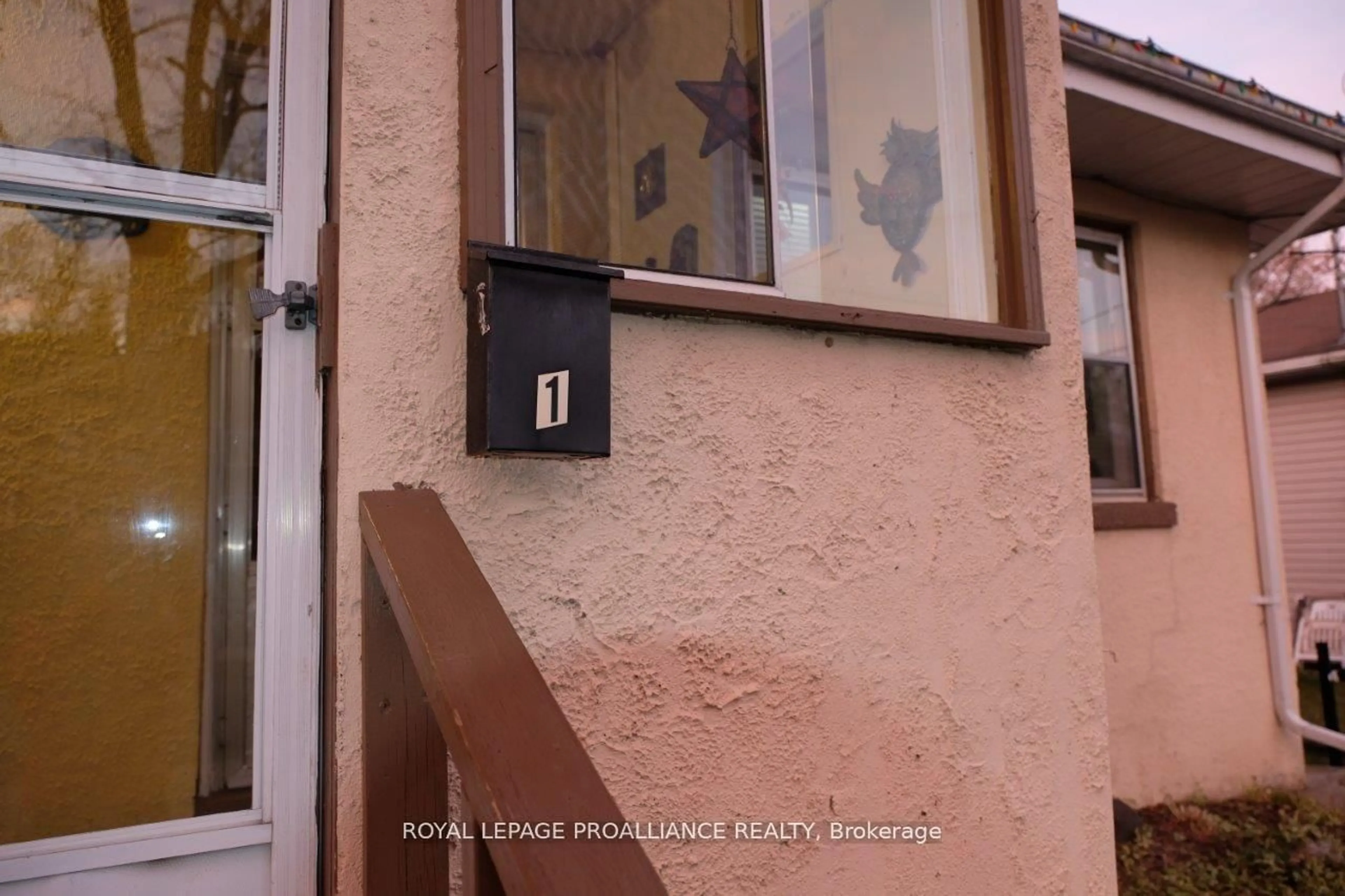 Unknown for 527 Front St, Quinte West Ontario K8V 4R4