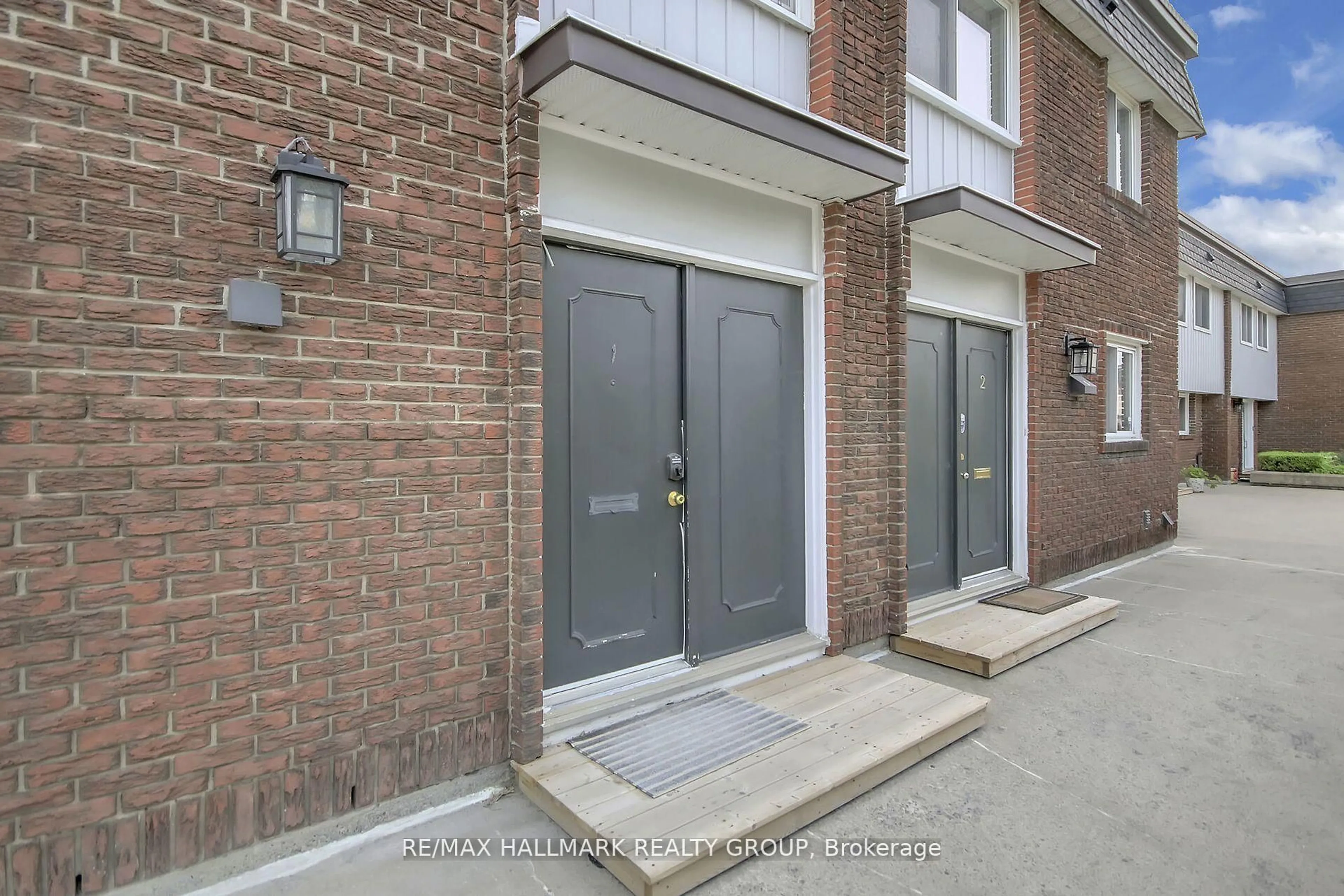 Unknown for 1821 WALKLEY Rd #1, Ottawa Ontario K1H 6X9