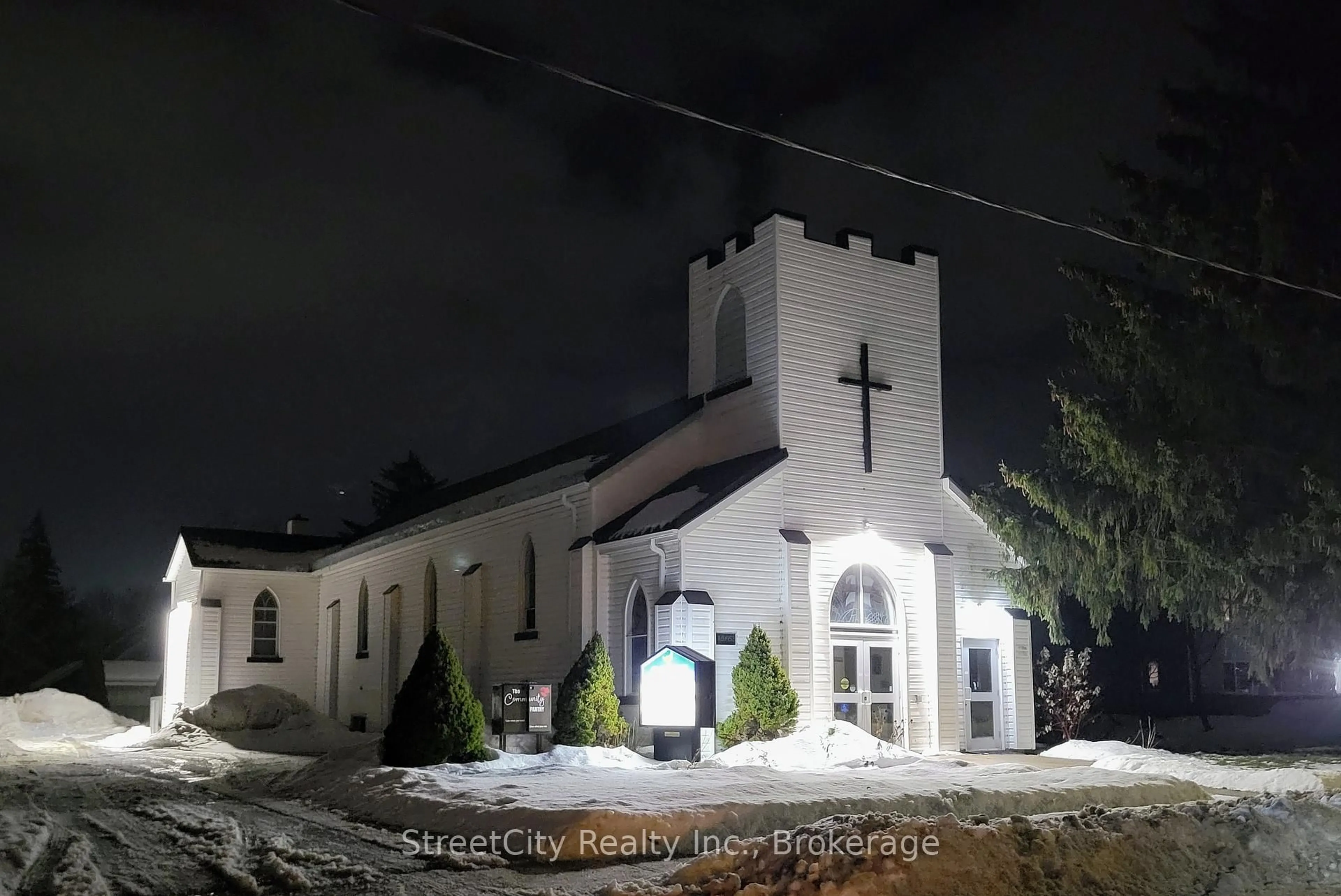 Blurry image for 133 Home St, Stratford Ontario N5A 2A2