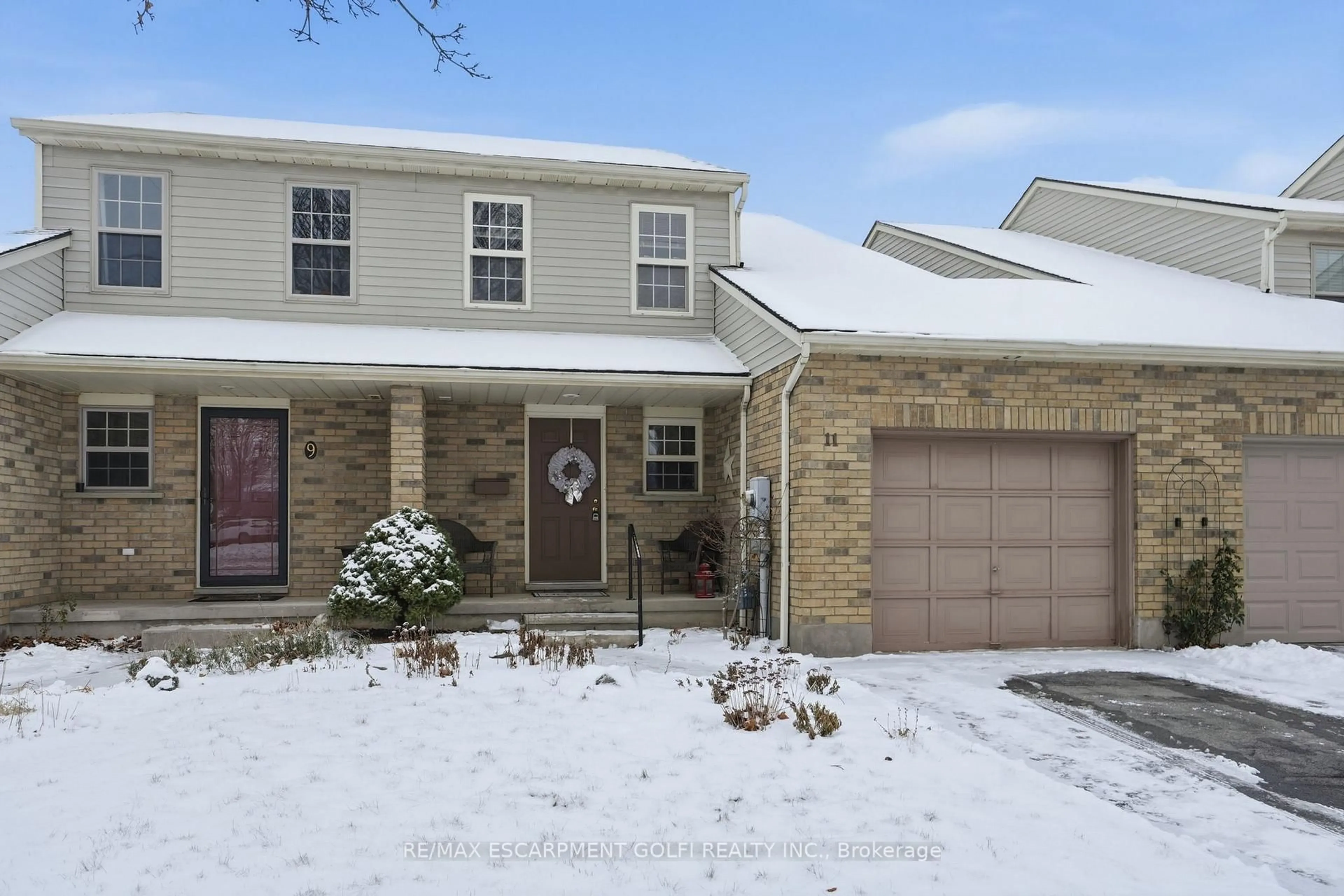 Home with brick exterior material, street for 11 Terrama Crt, St. Catharines Ontario L2S 3X1