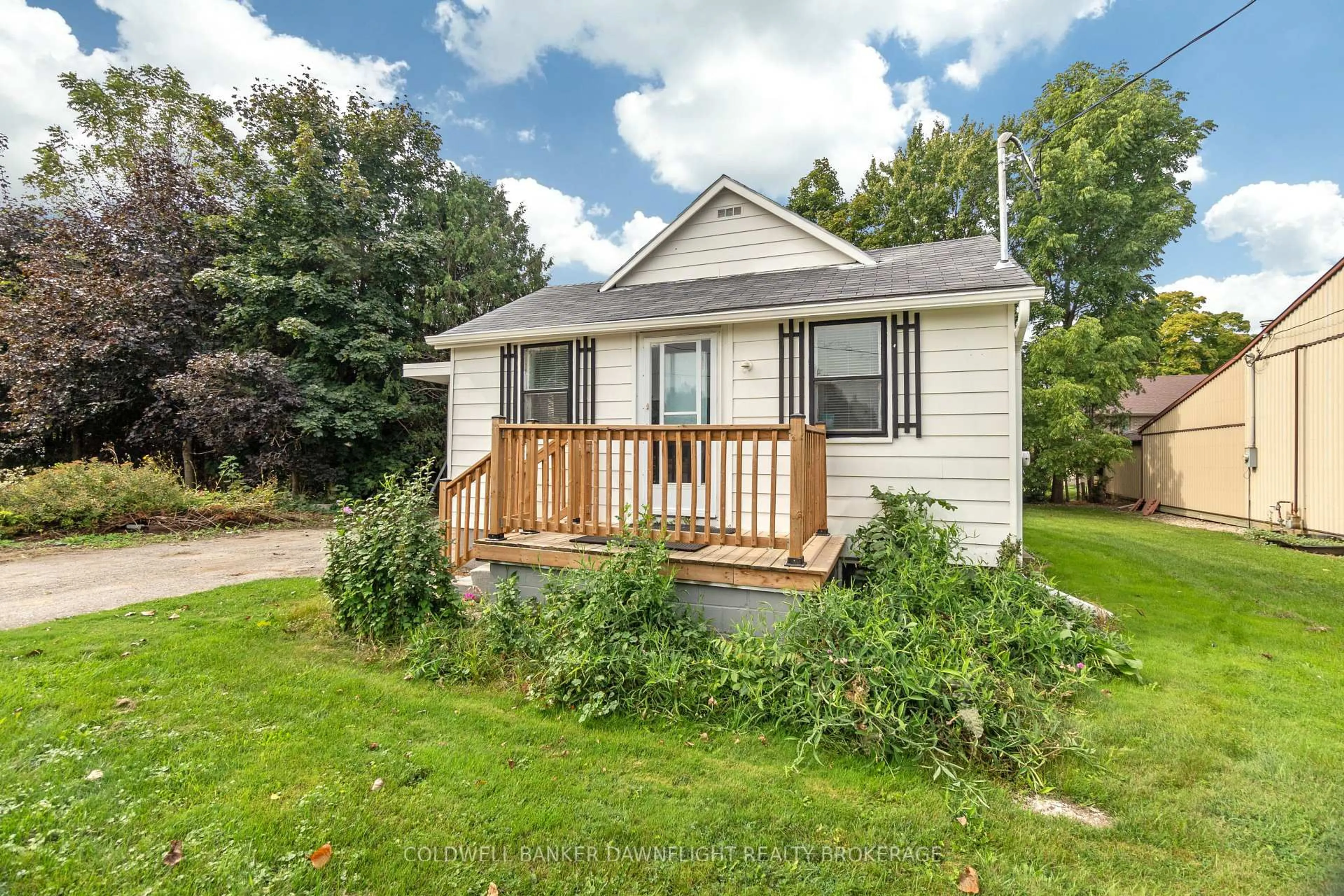 Home with vinyl exterior material, street for 82 LONDON Rd, Bluewater Ontario N0M 1X0