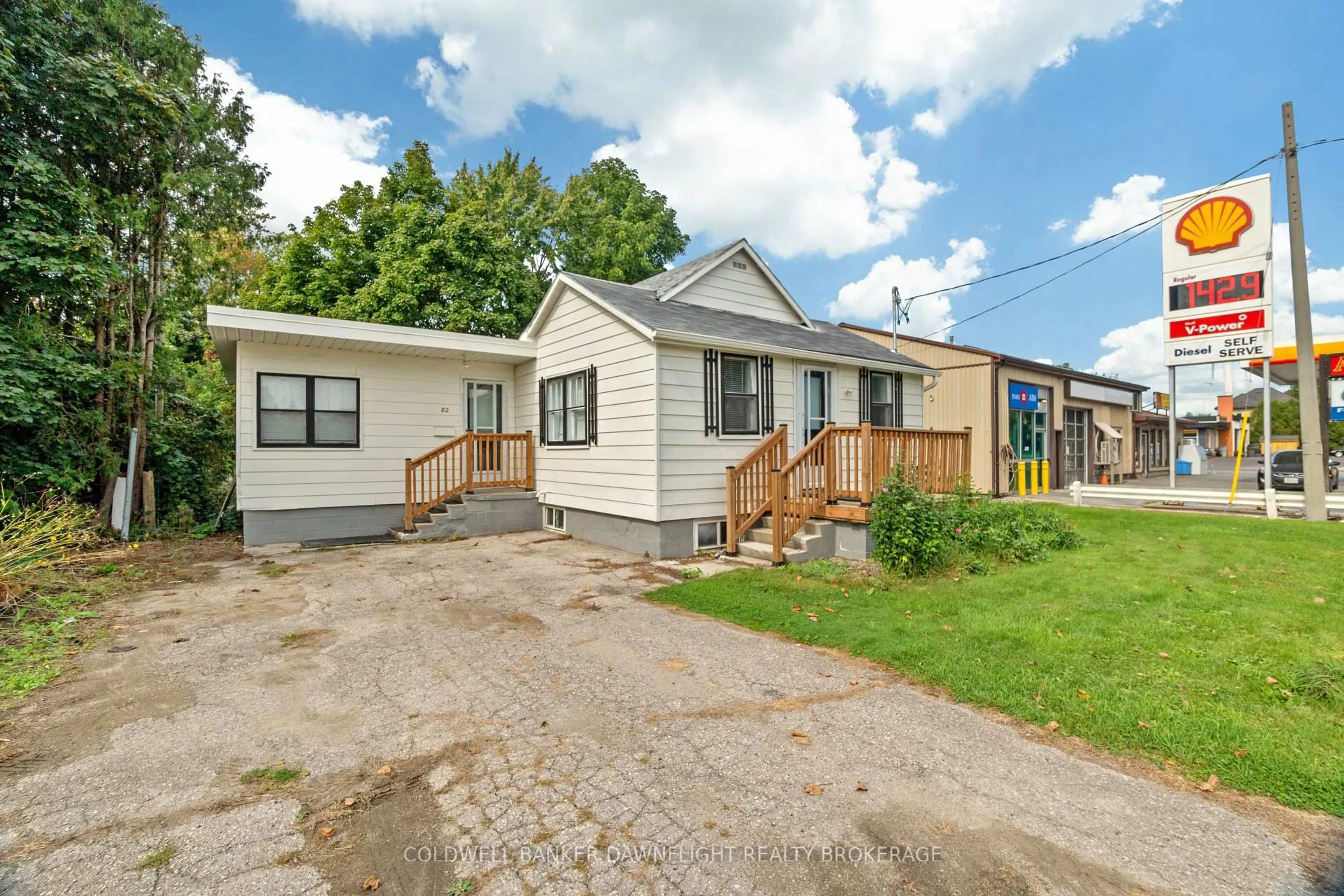 Home with vinyl exterior material, street for 82 LONDON Rd, Bluewater Ontario N0M 1X0