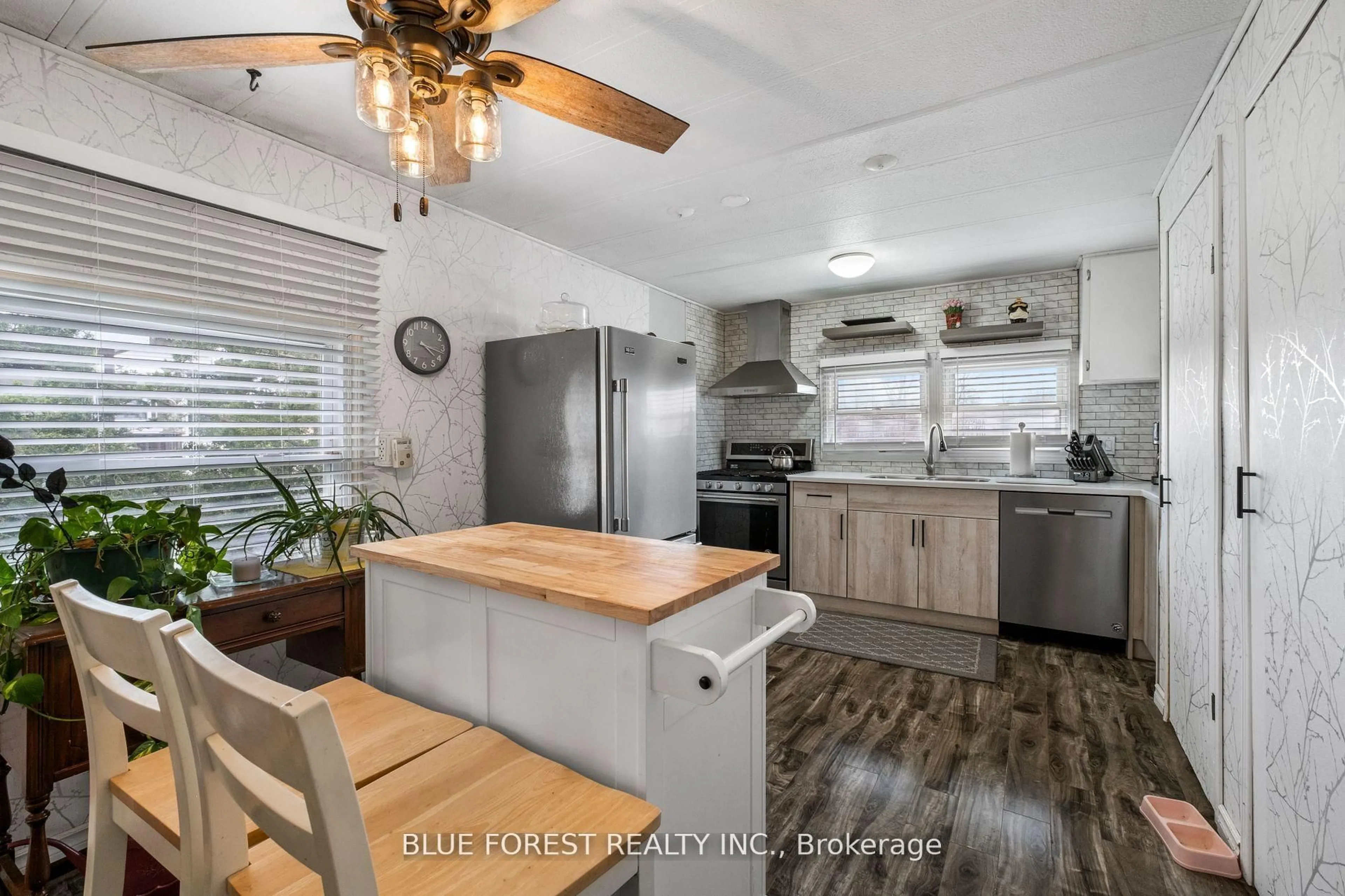 Open concept kitchen, unknown for 3100 Dorchester Rd #88, Thames Centre Ontario N0L 1G5