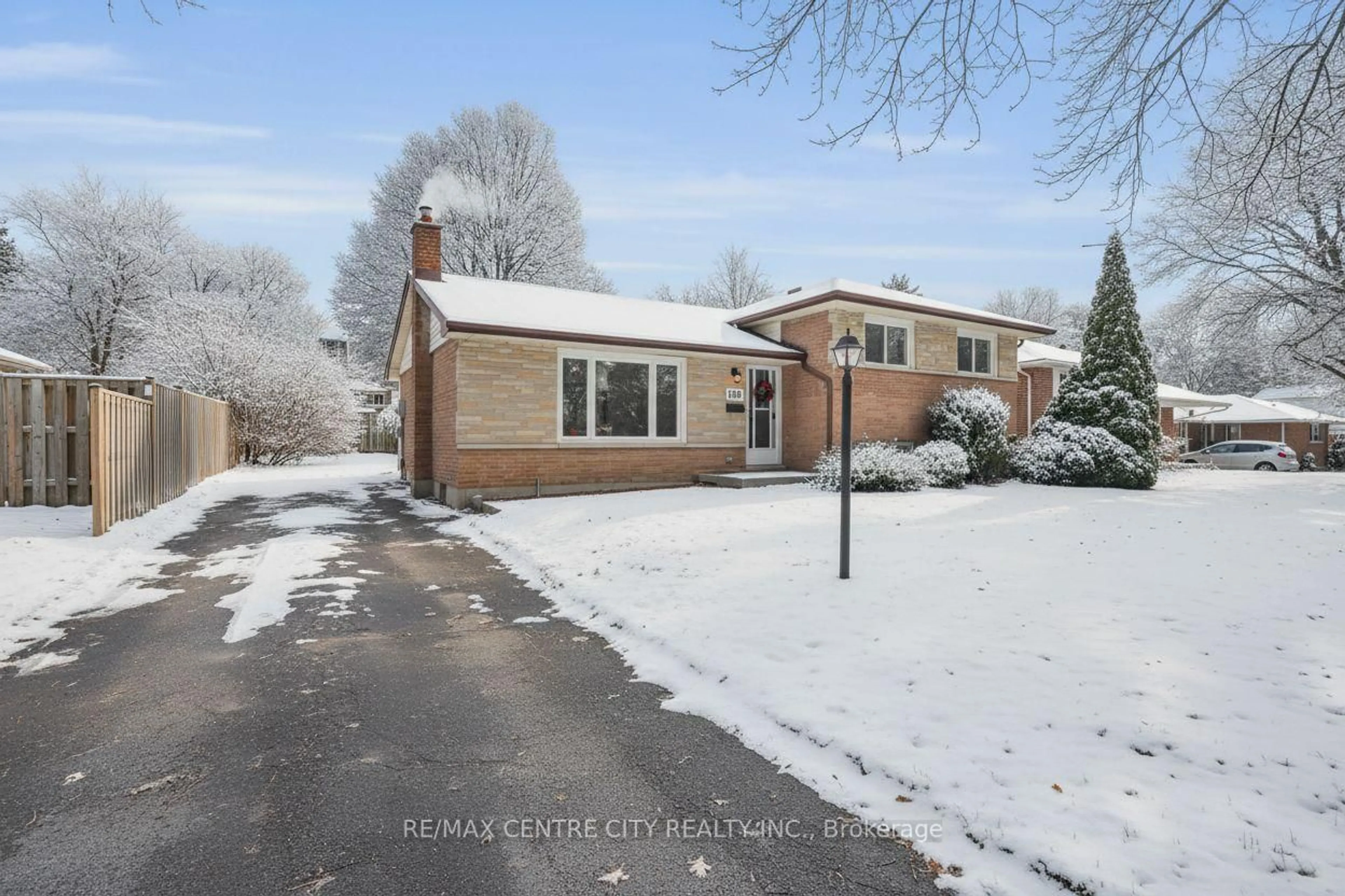 Unknown for 700 Glengyle Cres, London North Ontario N5X 1X7