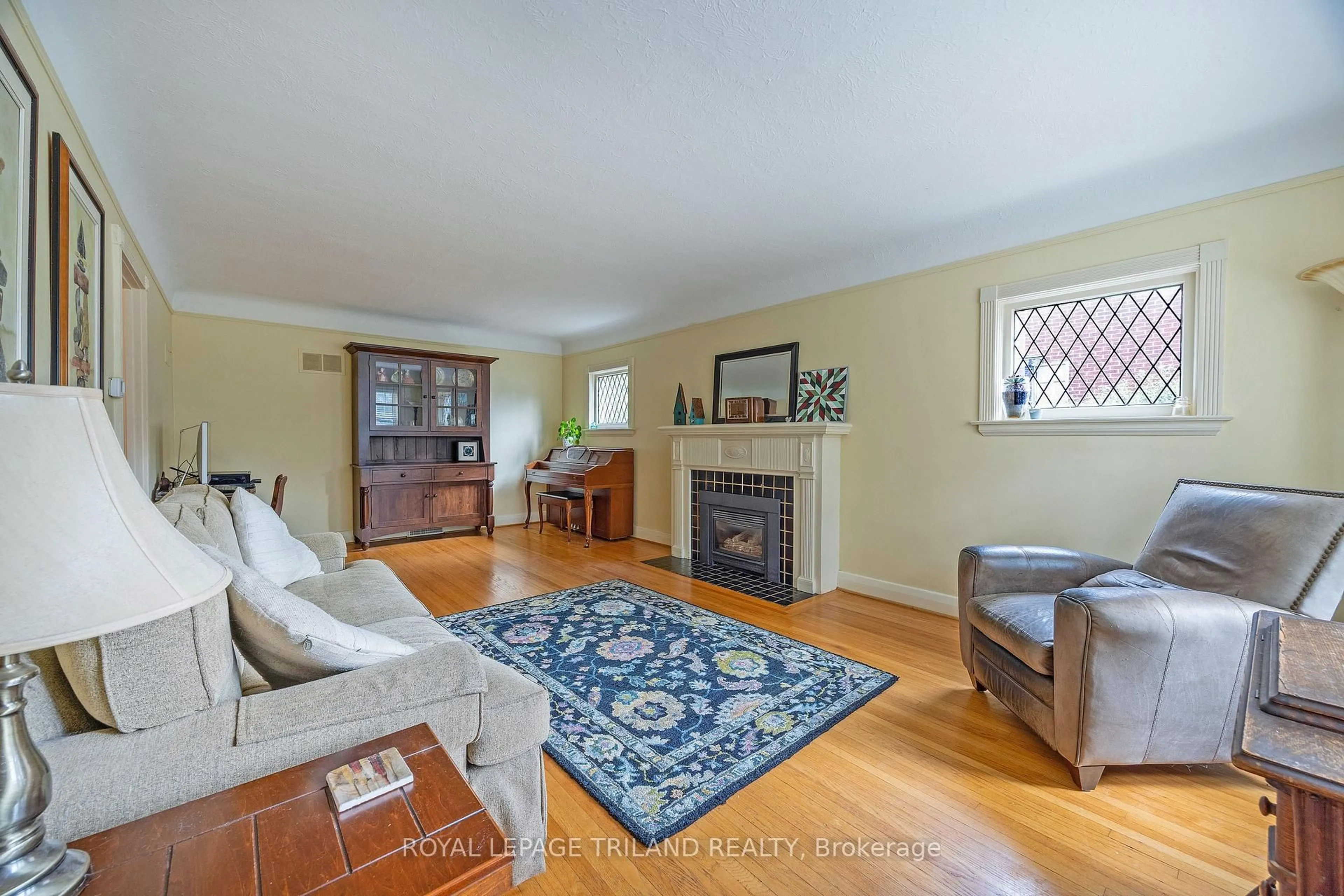 Living room with furniture, unknown for 176 Devonshire Ave, London South Ontario N6C 2J1