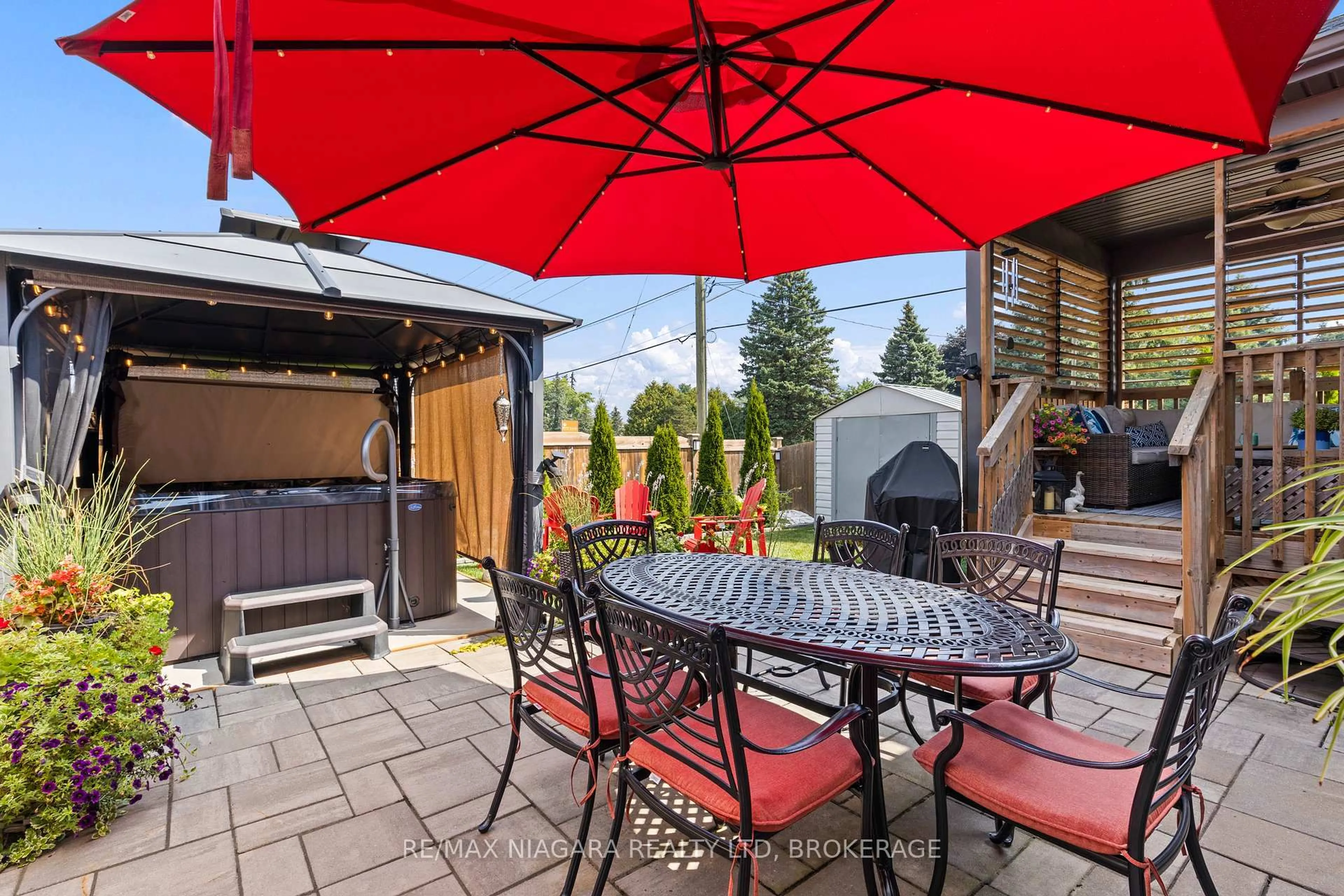Patio, street for 149 Acacia Rd, Pelham Ontario L0S 1E6