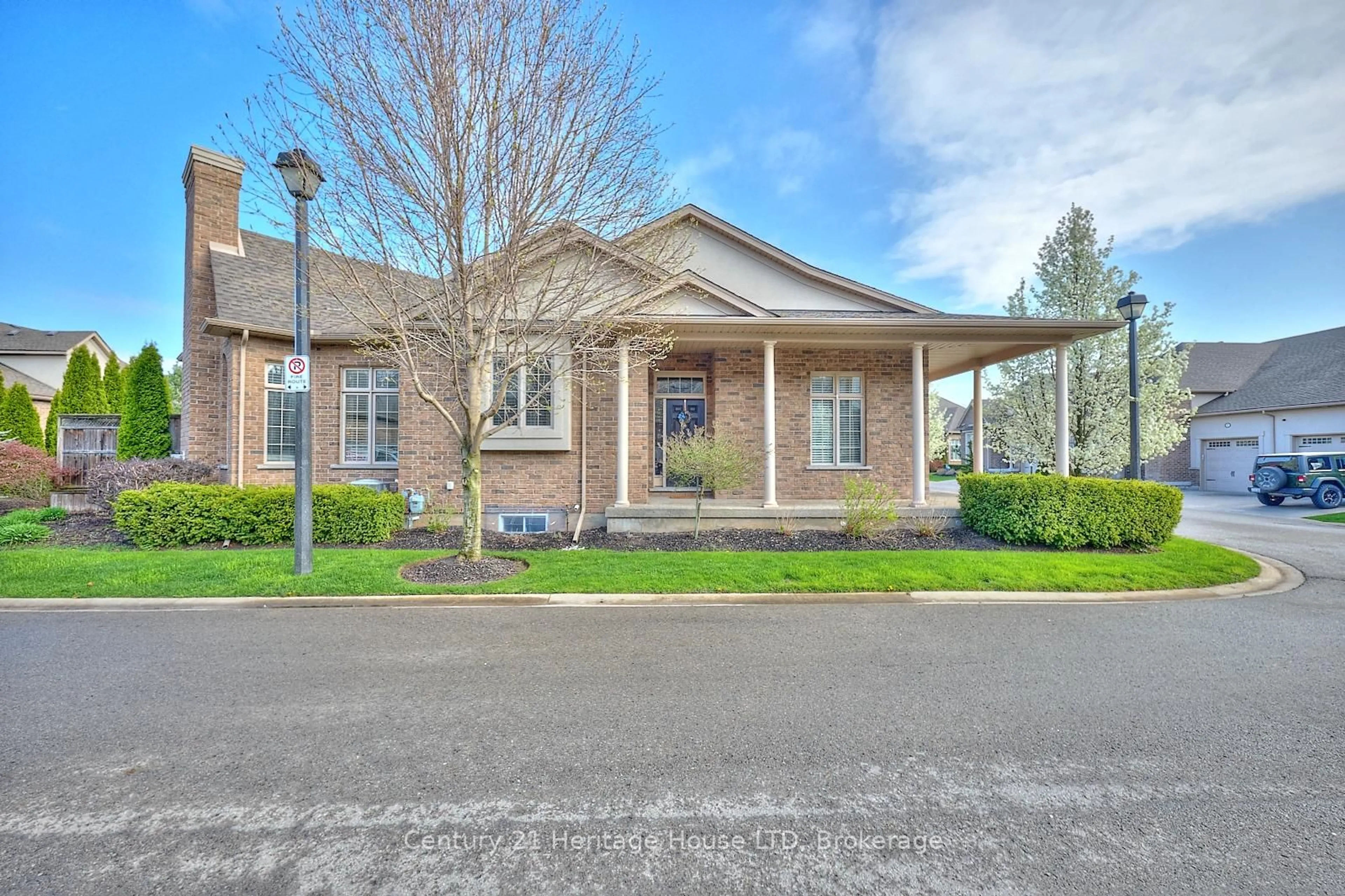 Home with brick exterior material, street for 3232 Montrose Rd #42, Niagara Falls Ontario L2H 0E8