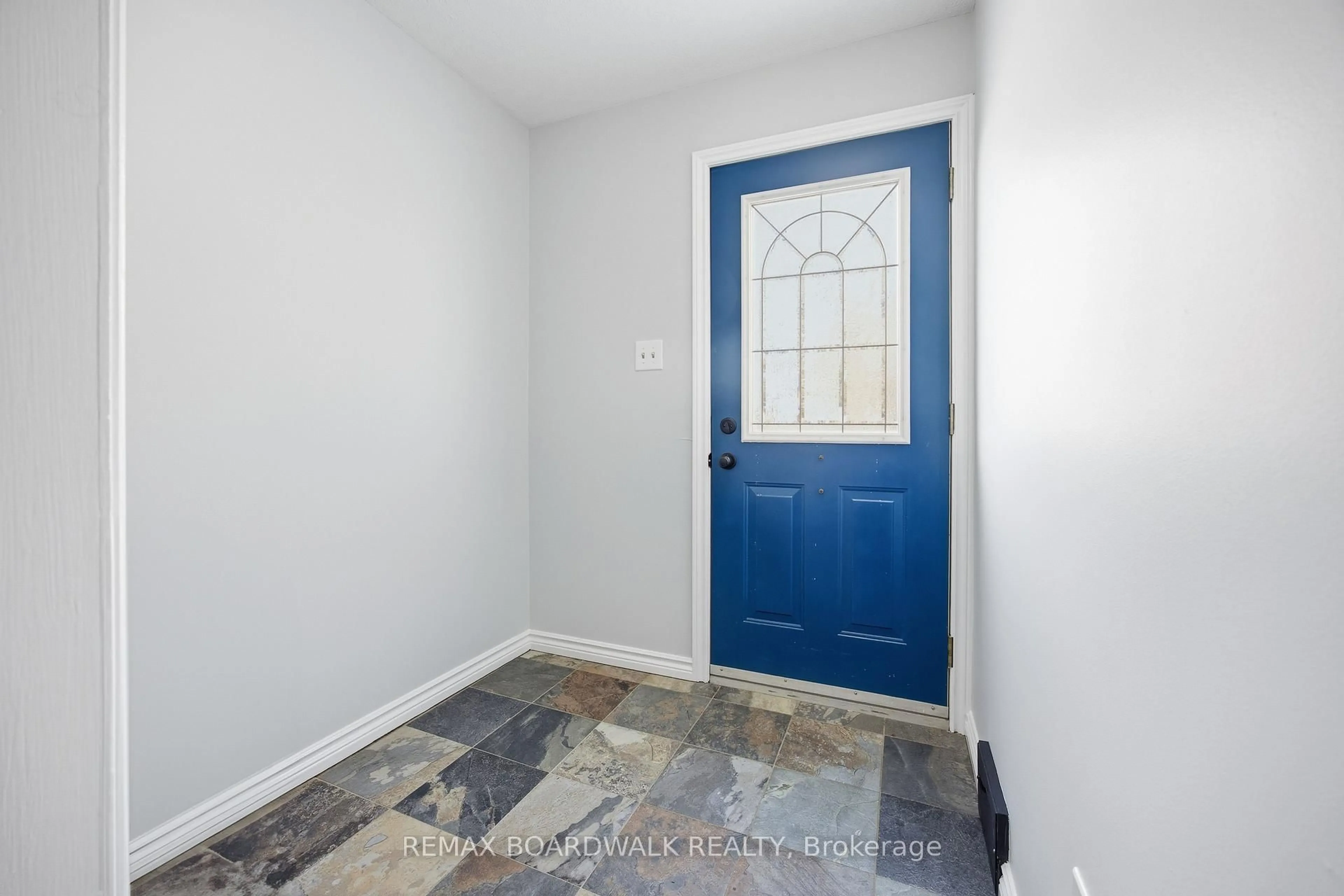 Indoor entryway for 12 Prince St, Carleton Place Ontario K7C 2M4