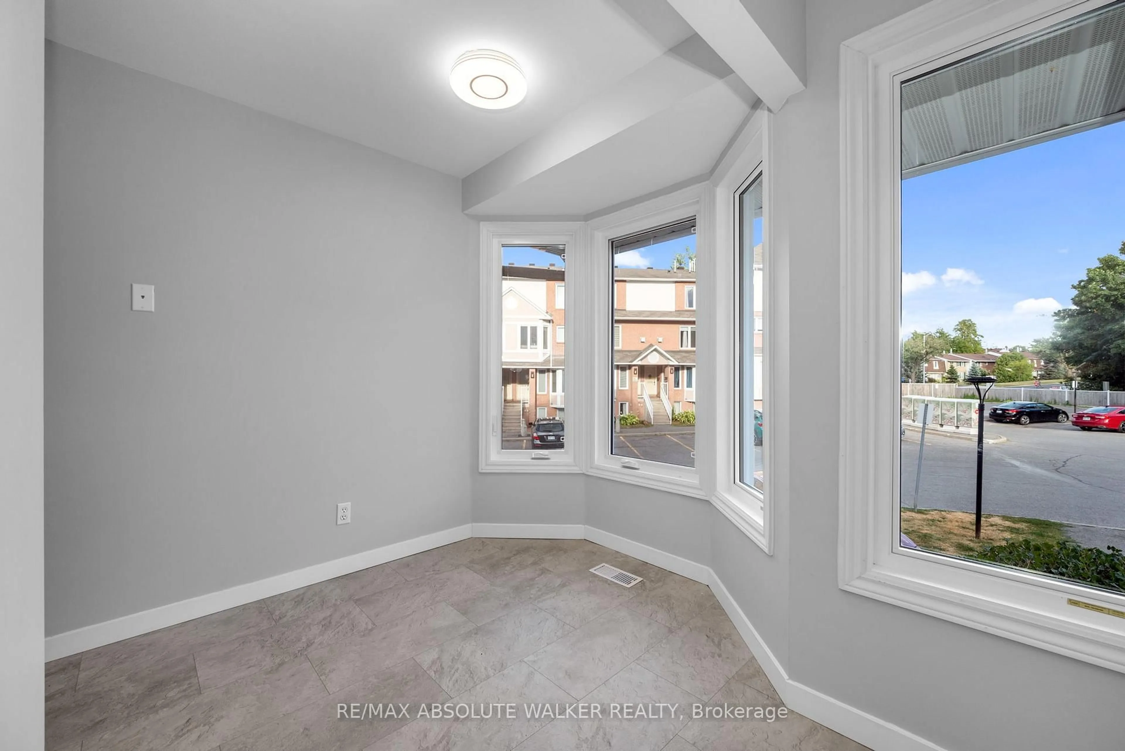 A pic of a room for 1673 Locksley Lane, Ottawa Ontario K1J 1B6