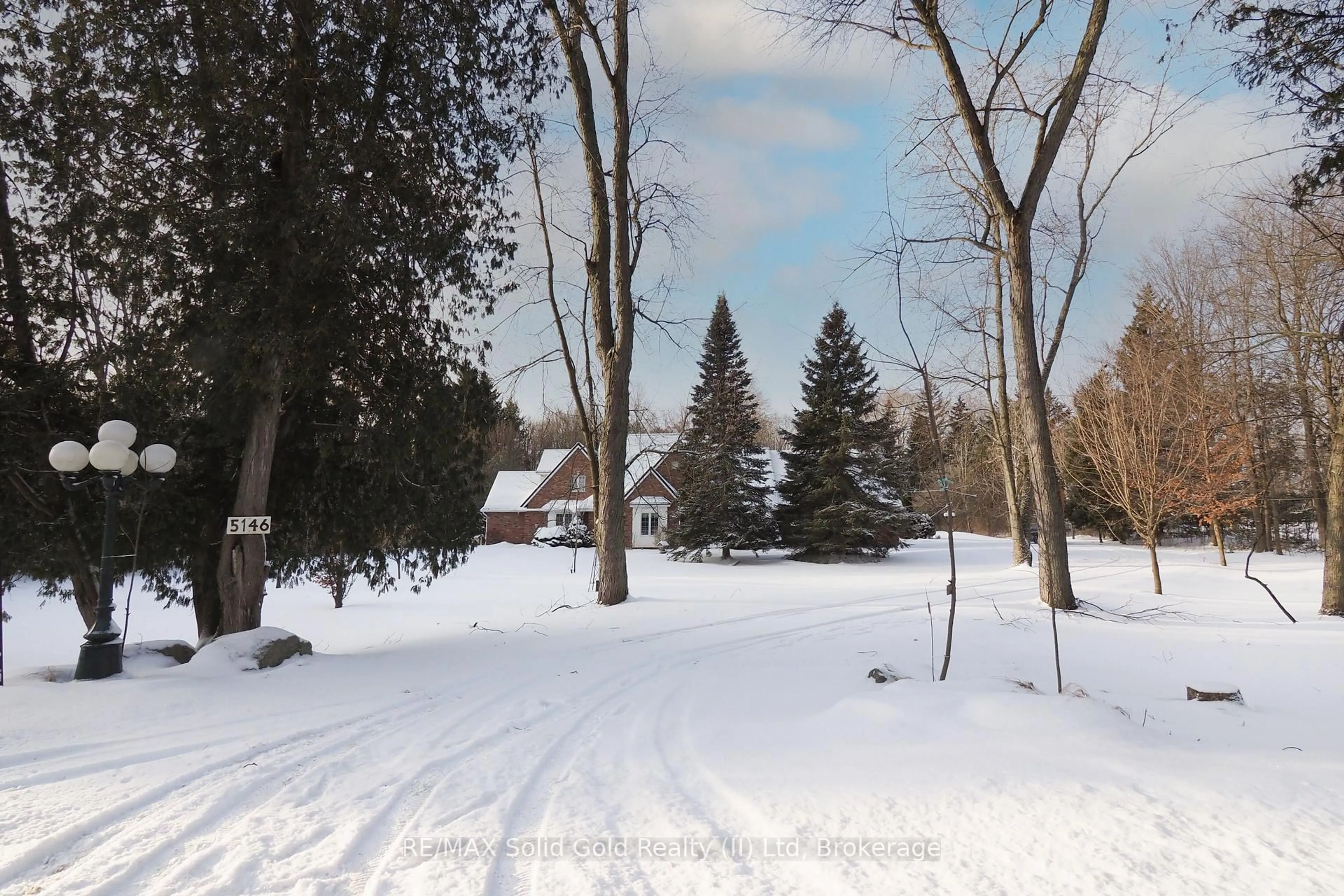 A pic from outside/outdoor area/front of a property/back of a property/a pic from drone, street for 5146 Township 1 Rd, Guelph/Eramosa Ontario N1H 6J4