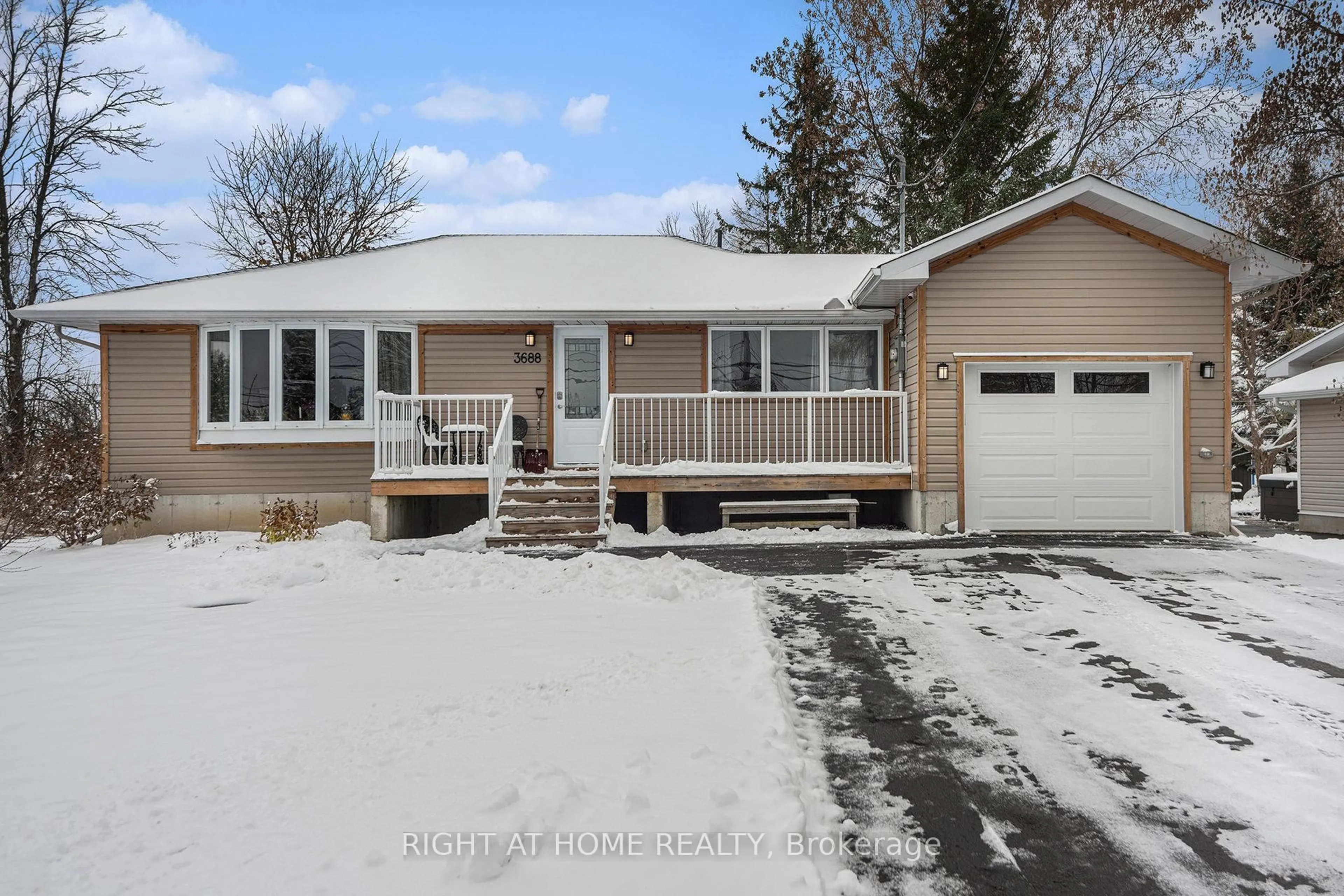 A pic from outside/outdoor area/front of a property/back of a property/a pic from drone, street for 3688 Principale St, Alfred and Plantagenet Ontario K0A 3K0