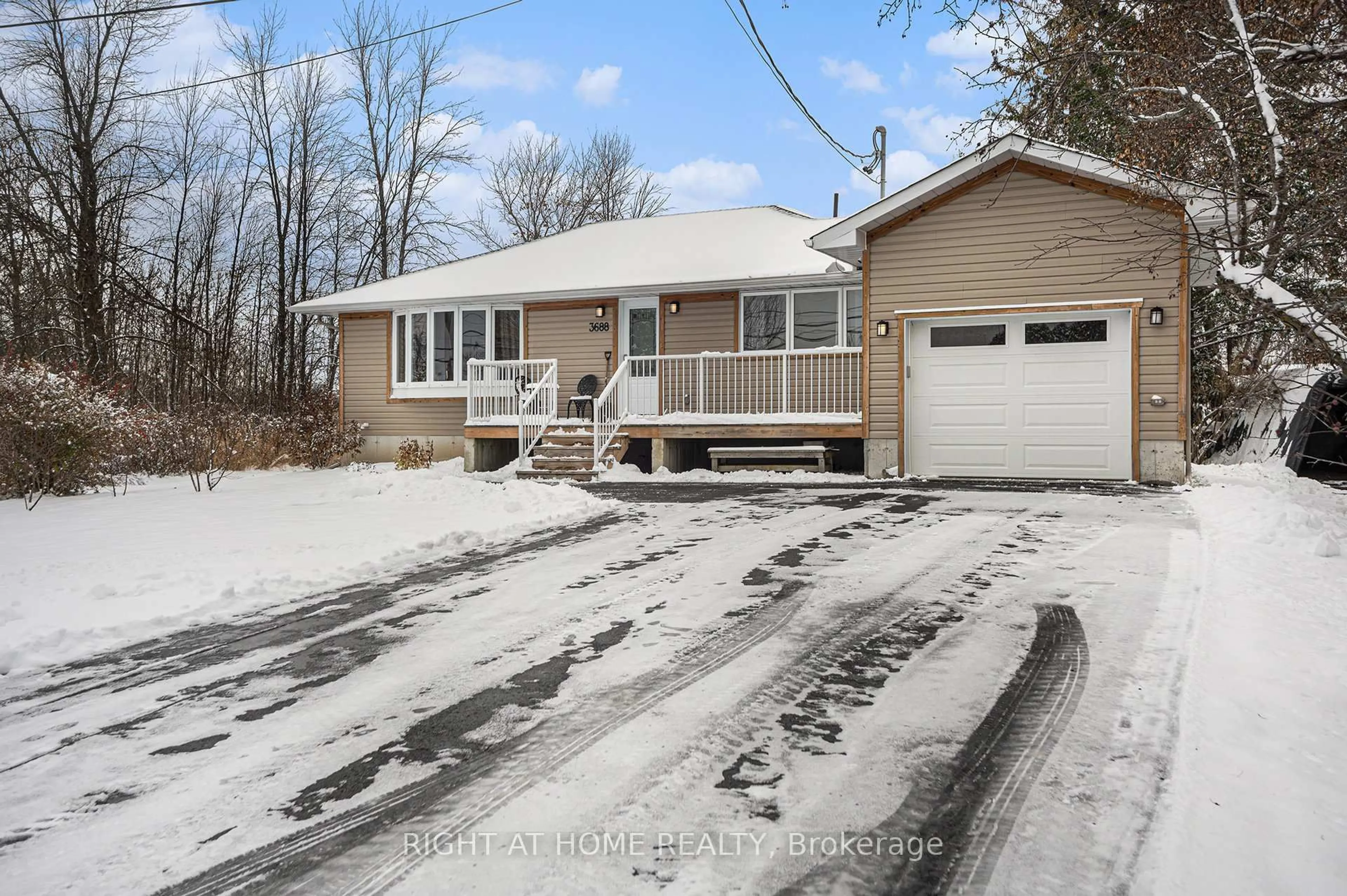A pic from outside/outdoor area/front of a property/back of a property/a pic from drone, street for 3688 Principale St, Alfred and Plantagenet Ontario K0A 3K0