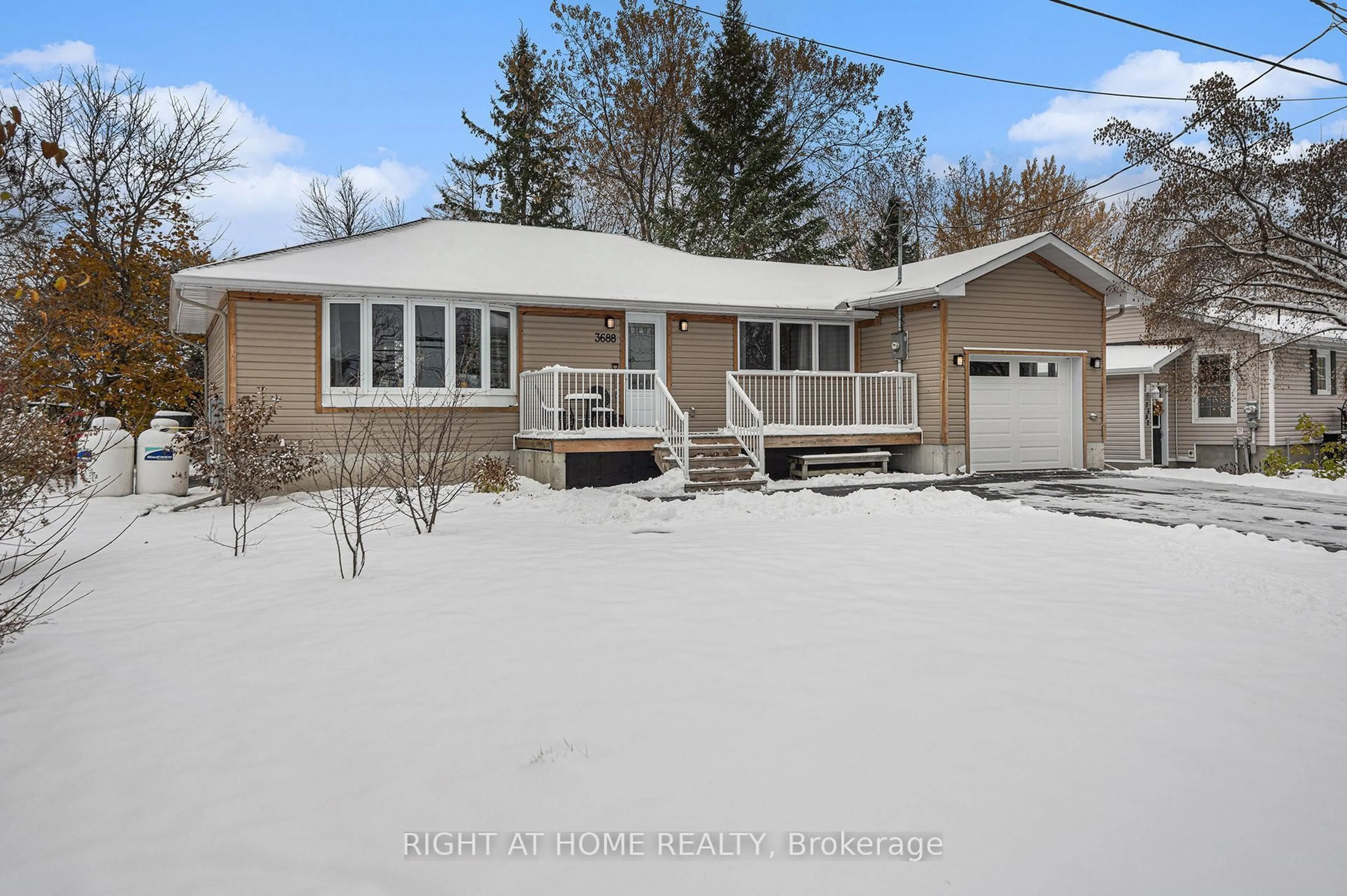 A pic from outside/outdoor area/front of a property/back of a property/a pic from drone, street for 3688 Principale St, Alfred and Plantagenet Ontario K0A 3K0