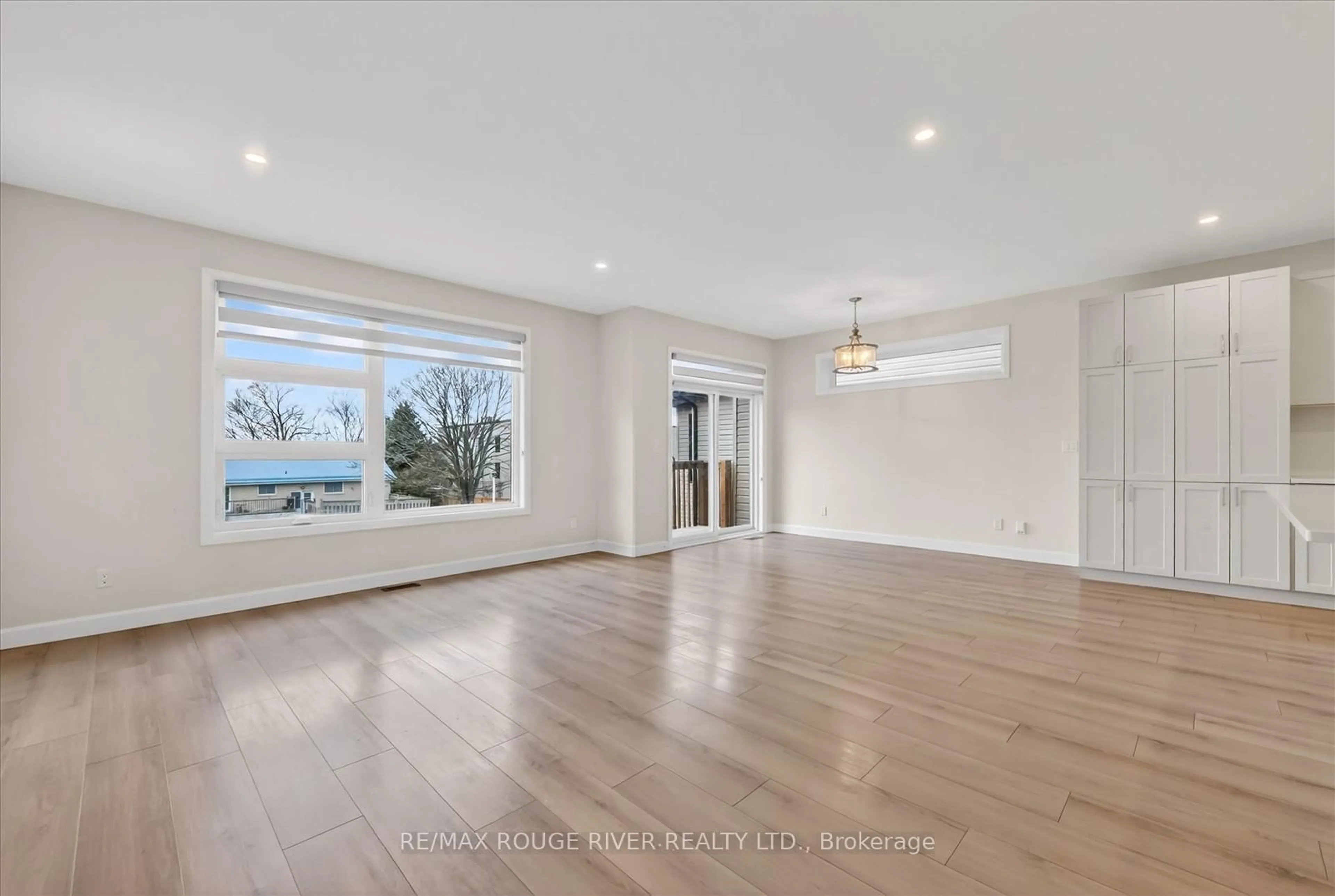 Unknown for 46 Erie Crt, Loyalist Ontario K7N 0E3