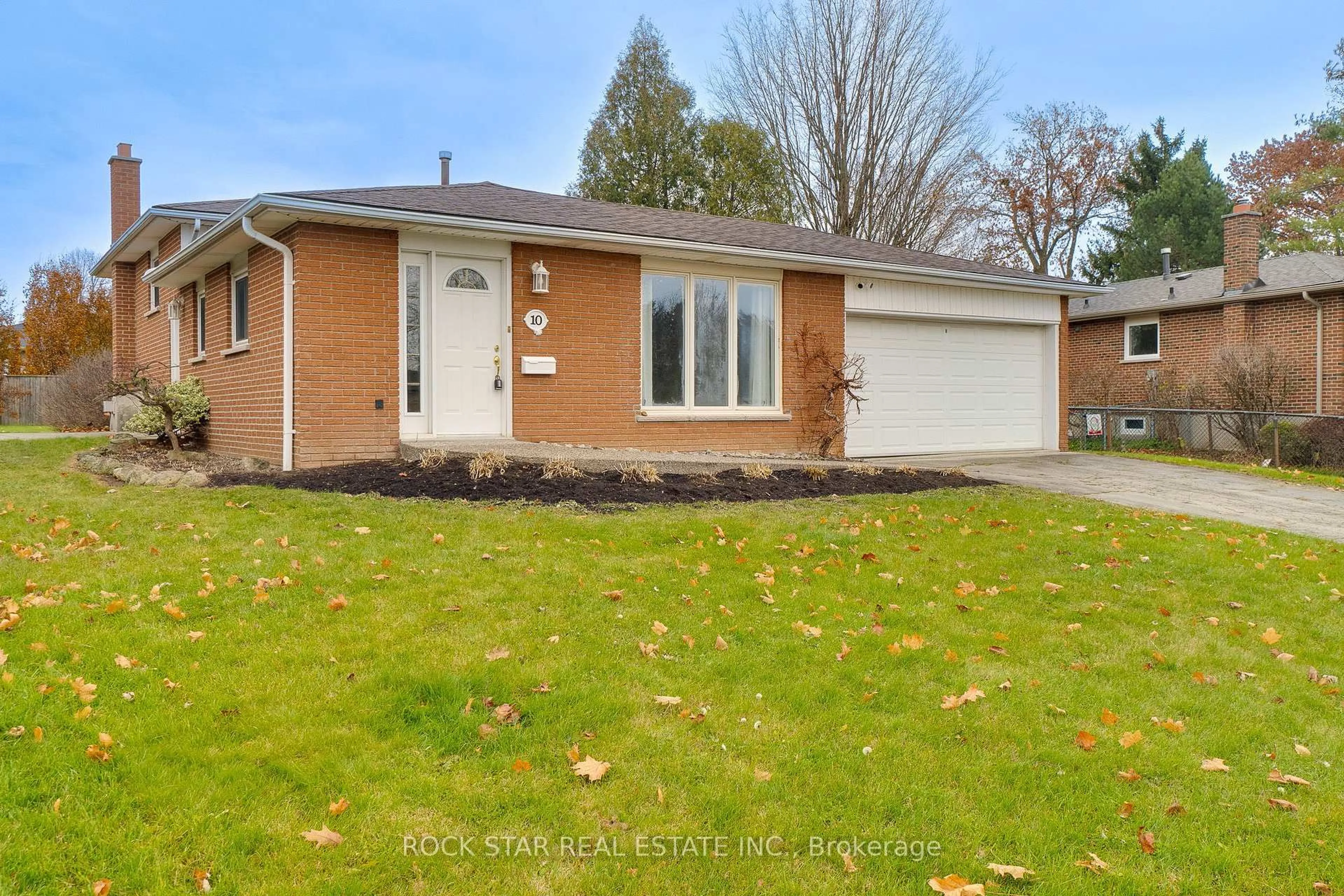 Home with brick exterior material, street for 10 Ashdale Crt, Hamilton Ontario L8B 0B3