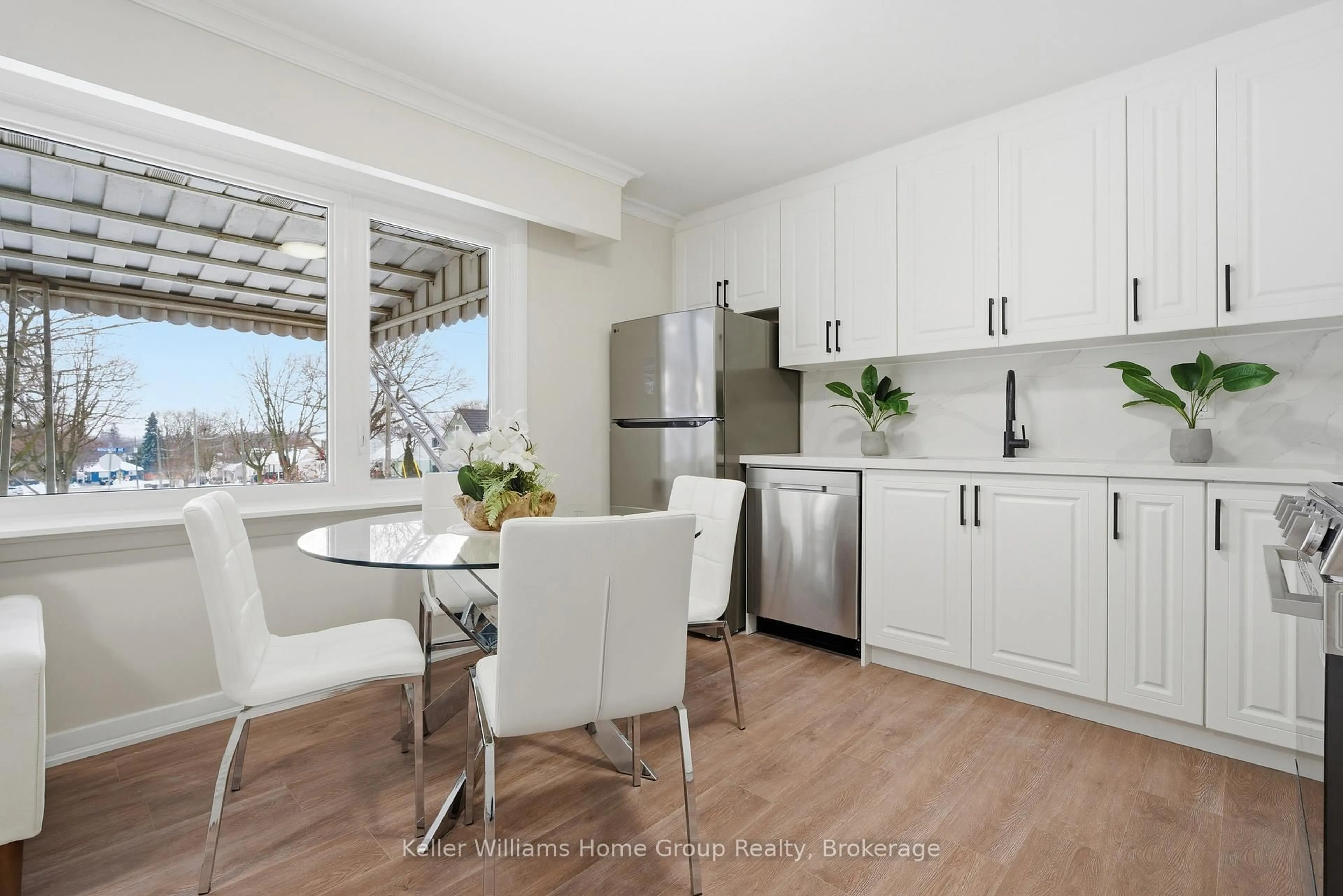 Open concept kitchen, unknown for 13 Ridgewood Ave, Guelph Ontario N1H 6C3