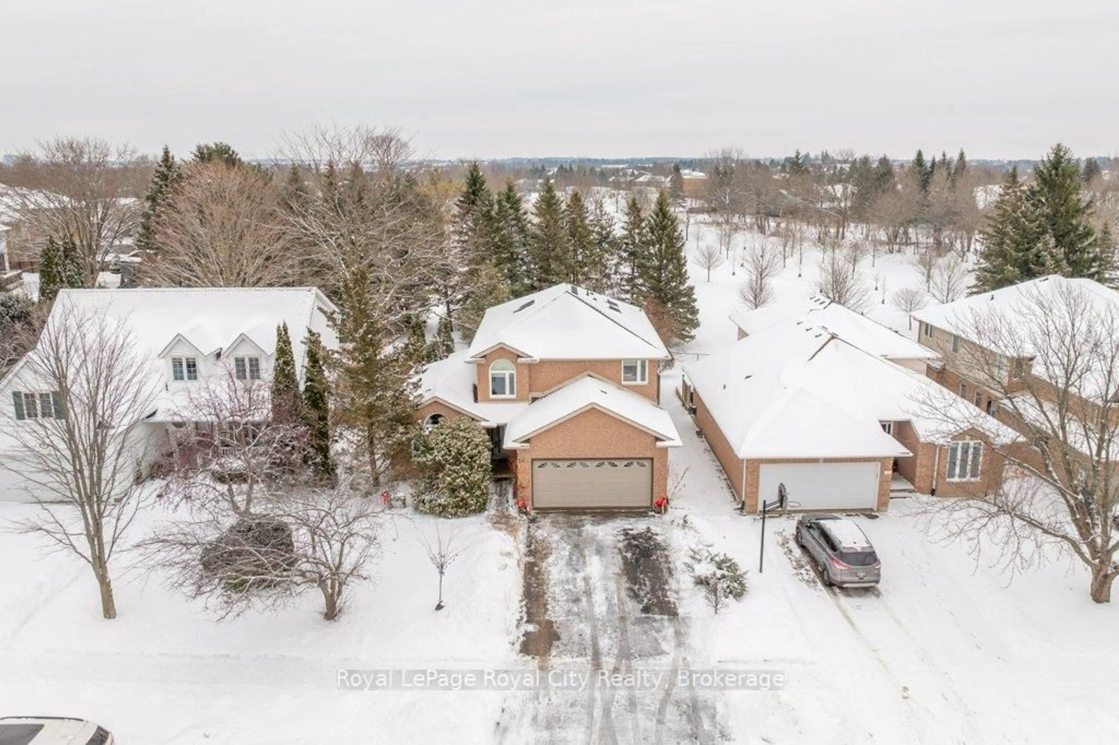 A pic from outside/outdoor area/front of a property/back of a property/a pic from drone, street for 20 Tanager Dr, Guelph Ontario N1C 1B7