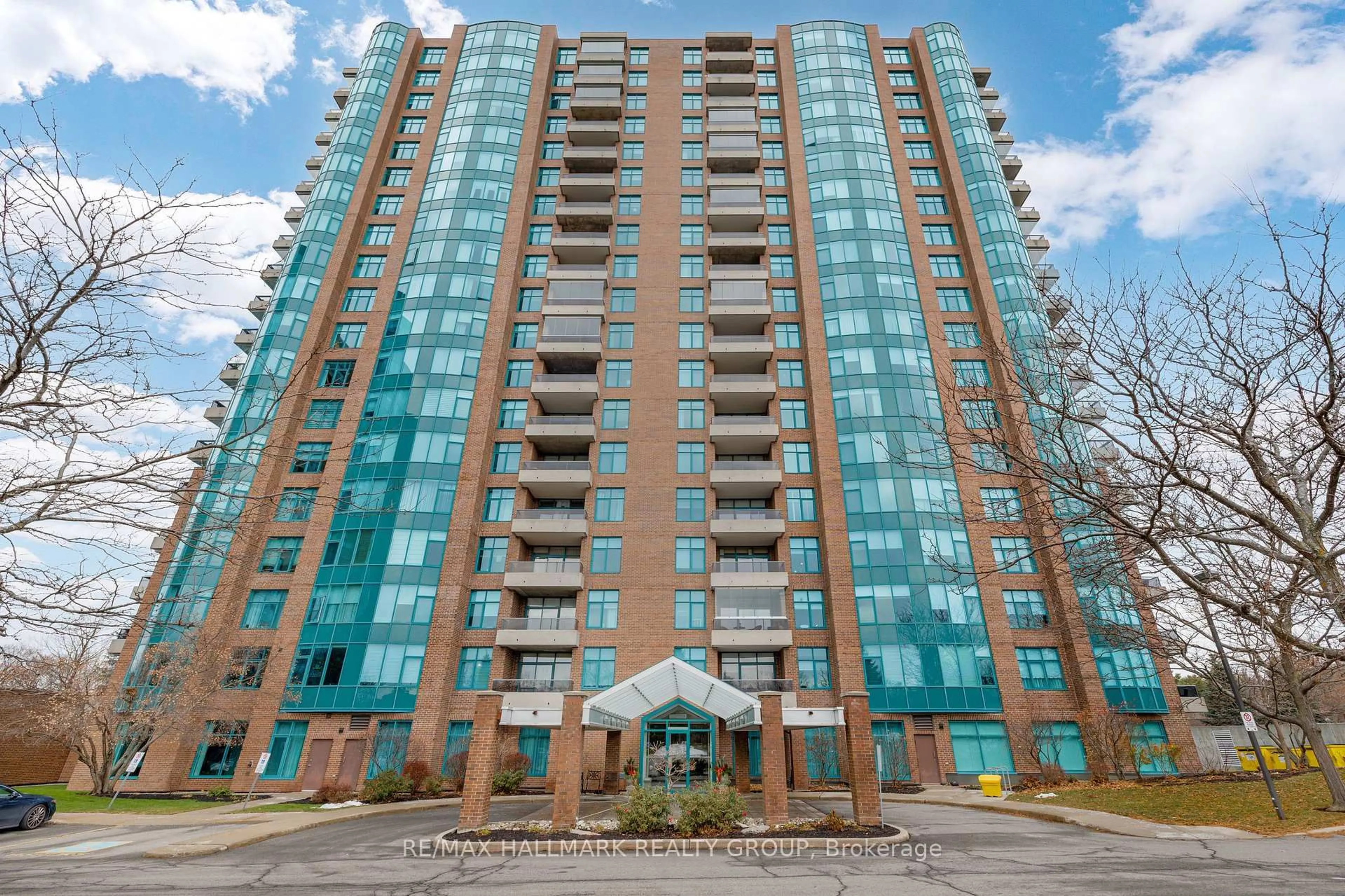 Indoor foyer for 3580 Rivergate Way #1406, Ottawa Ontario K1V 1V5