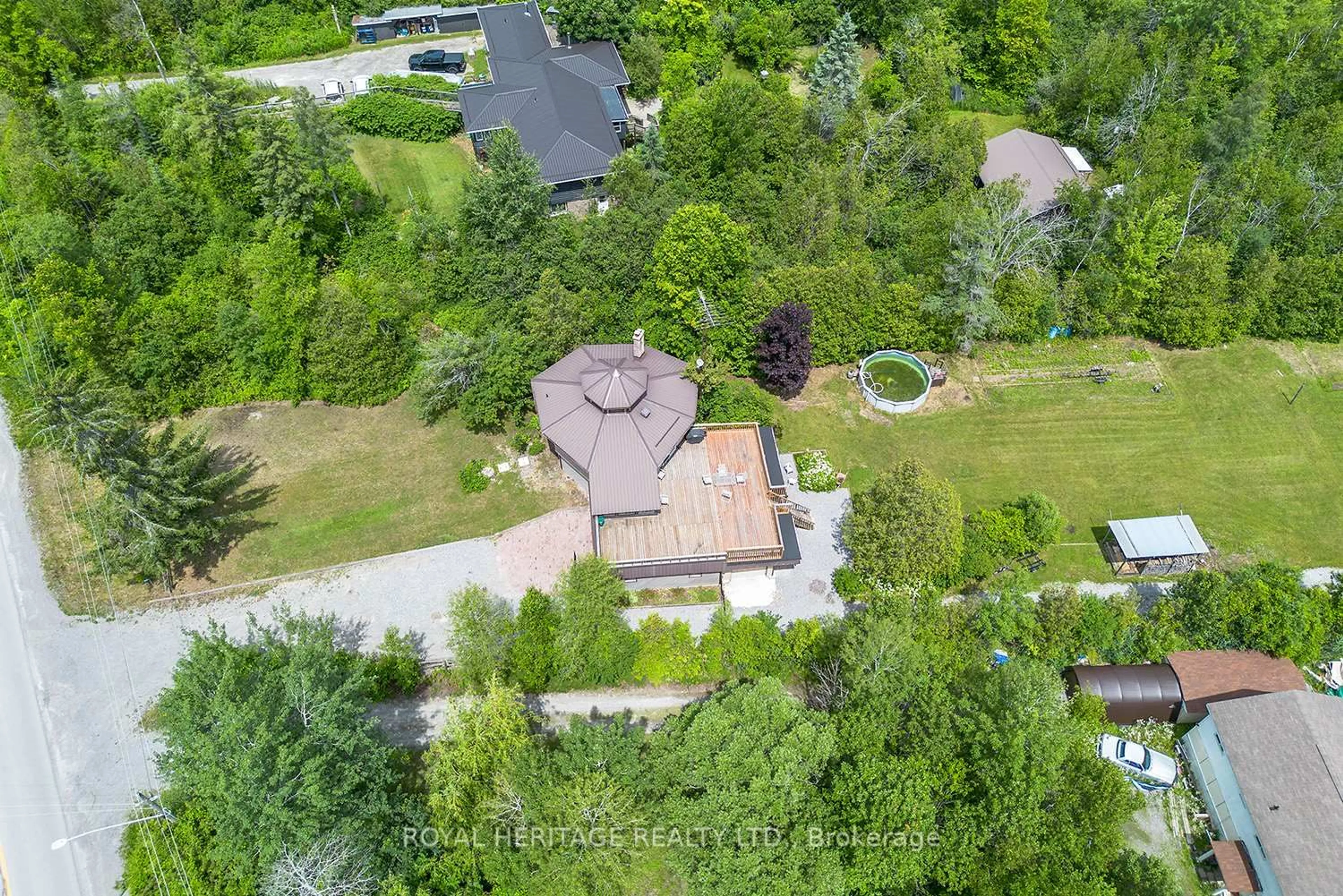 A pic from outside/outdoor area/front of a property/back of a property/a pic from drone, unknown for 5225 Rice Lake Dr, Hamilton Township Ontario K0L 1E0