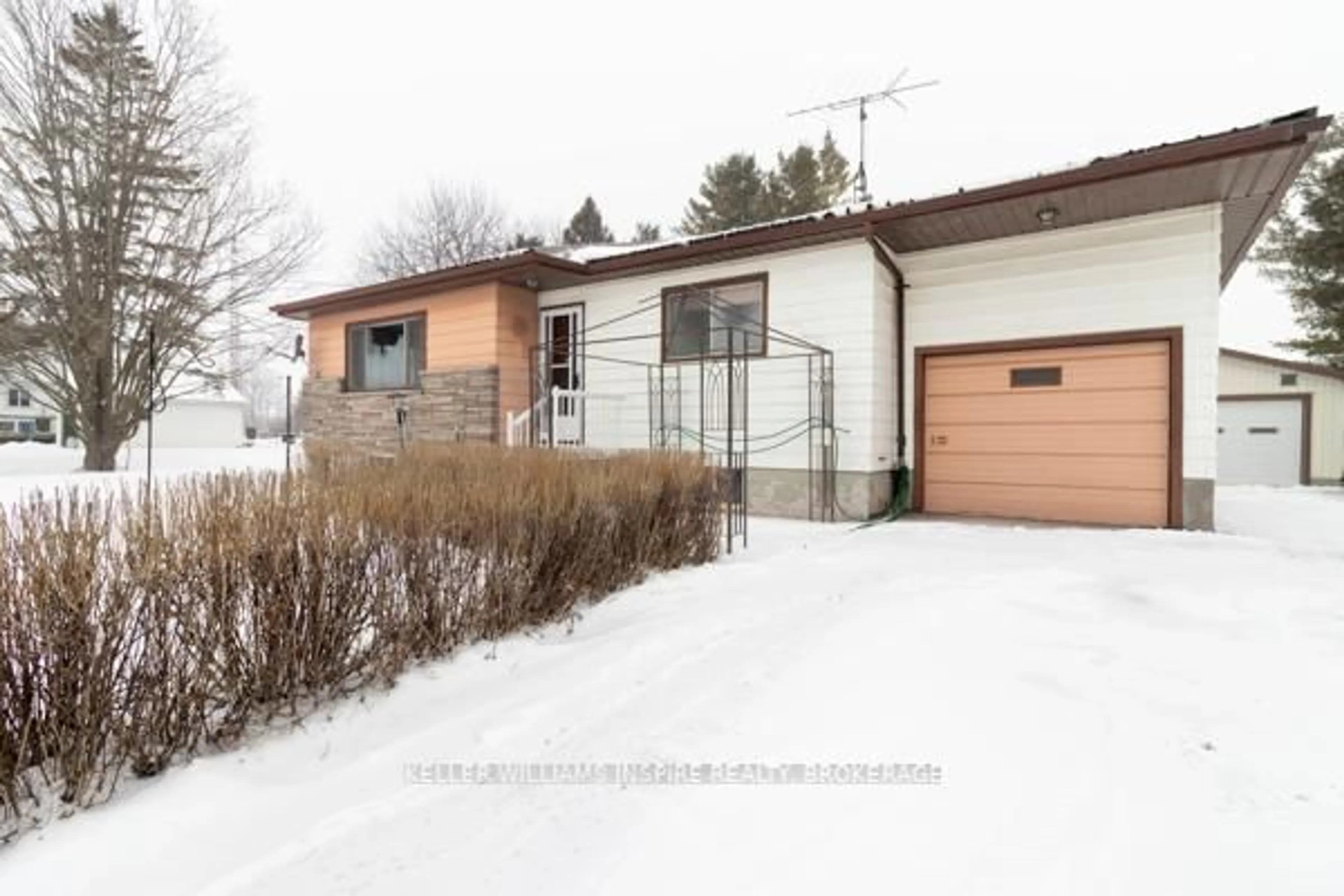 Unknown for 7139 Cty Rd 2 Rd, Napanee Ontario K7R 3K6