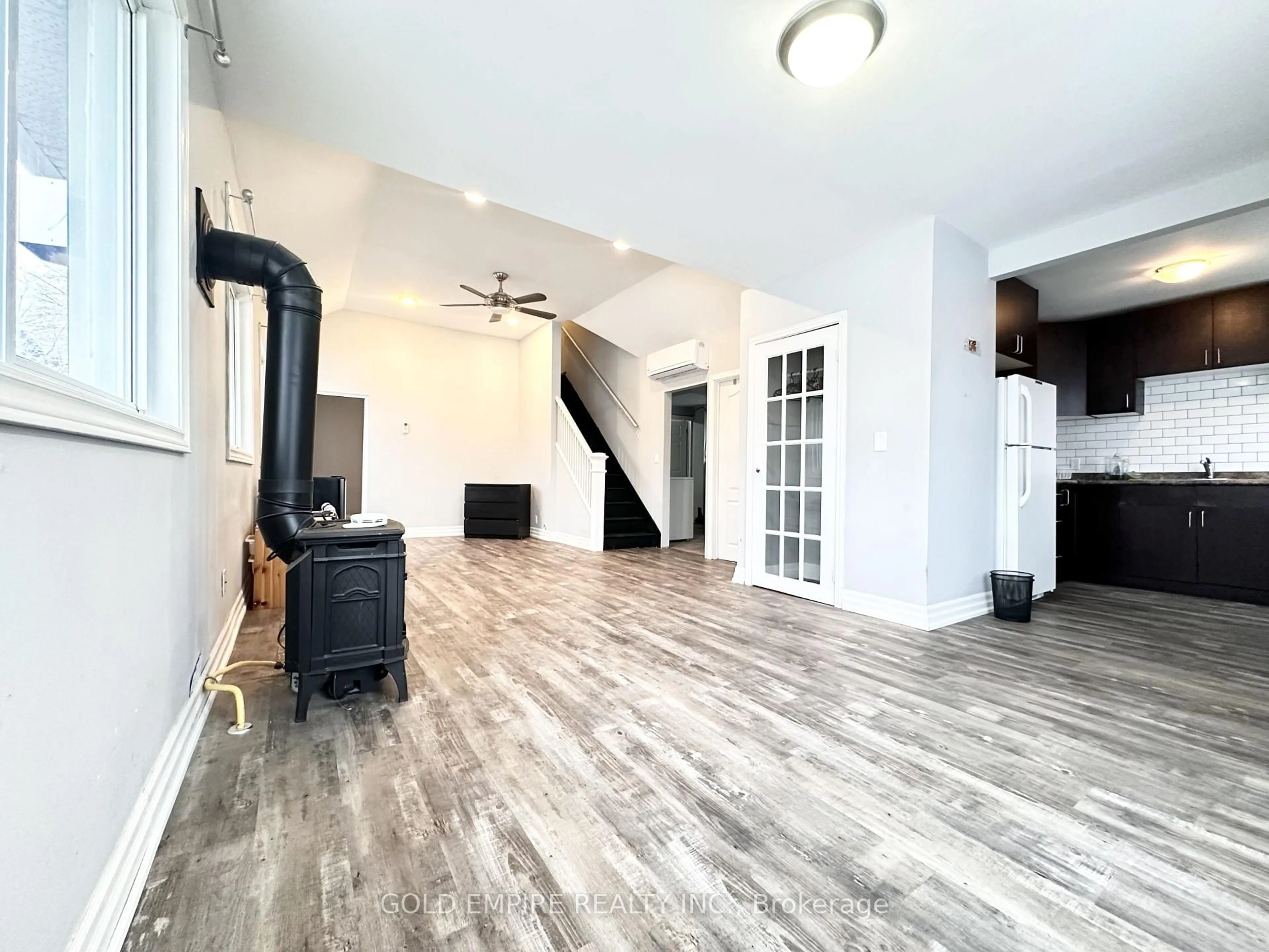 A pic of a room for 465 Second St, London East Ontario N5V 2B1