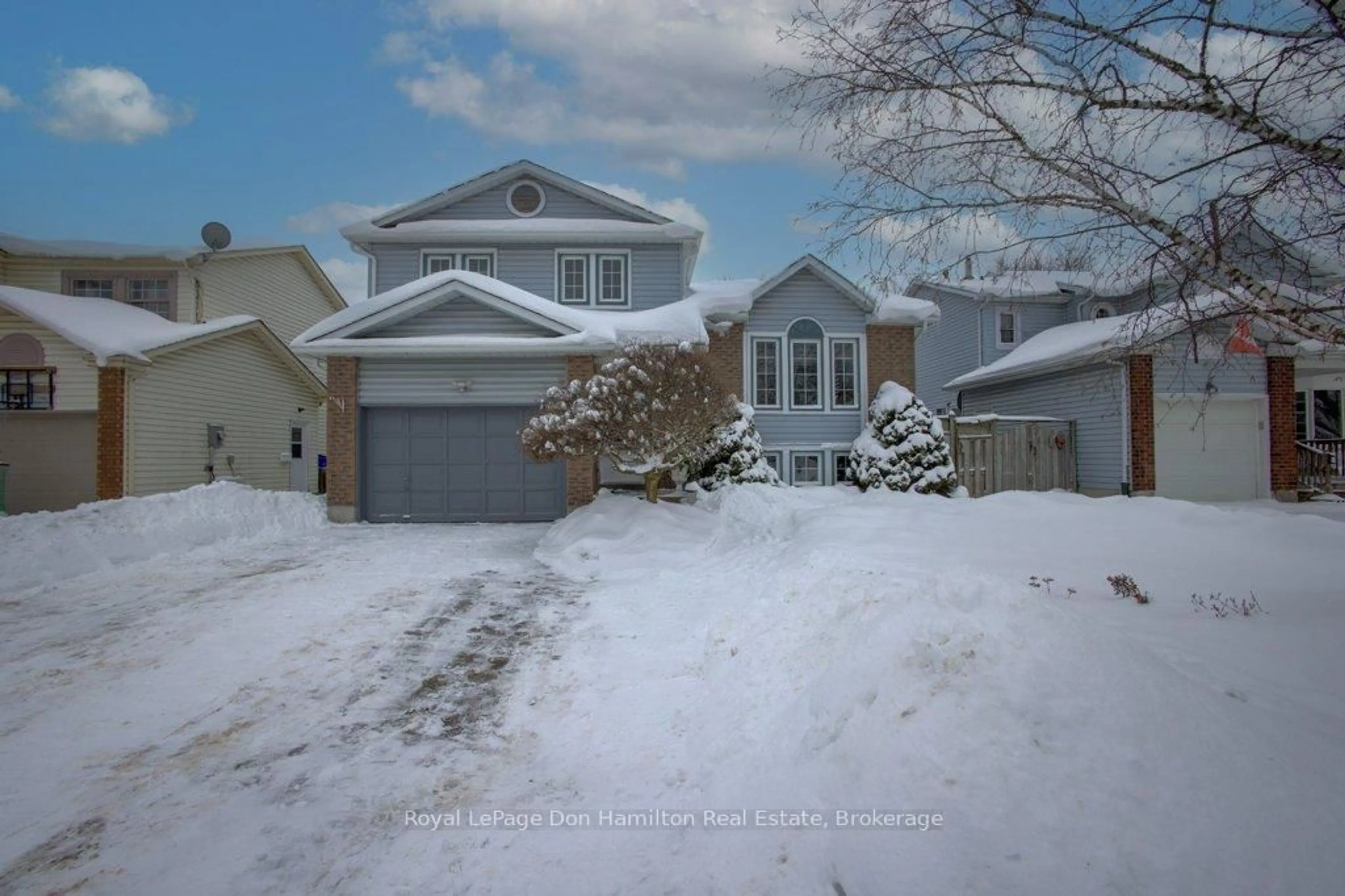 A pic from outside/outdoor area/front of a property/back of a property/a pic from drone, street for 145 Parkside Dr, Centre Wellington Ontario N1M 3M4