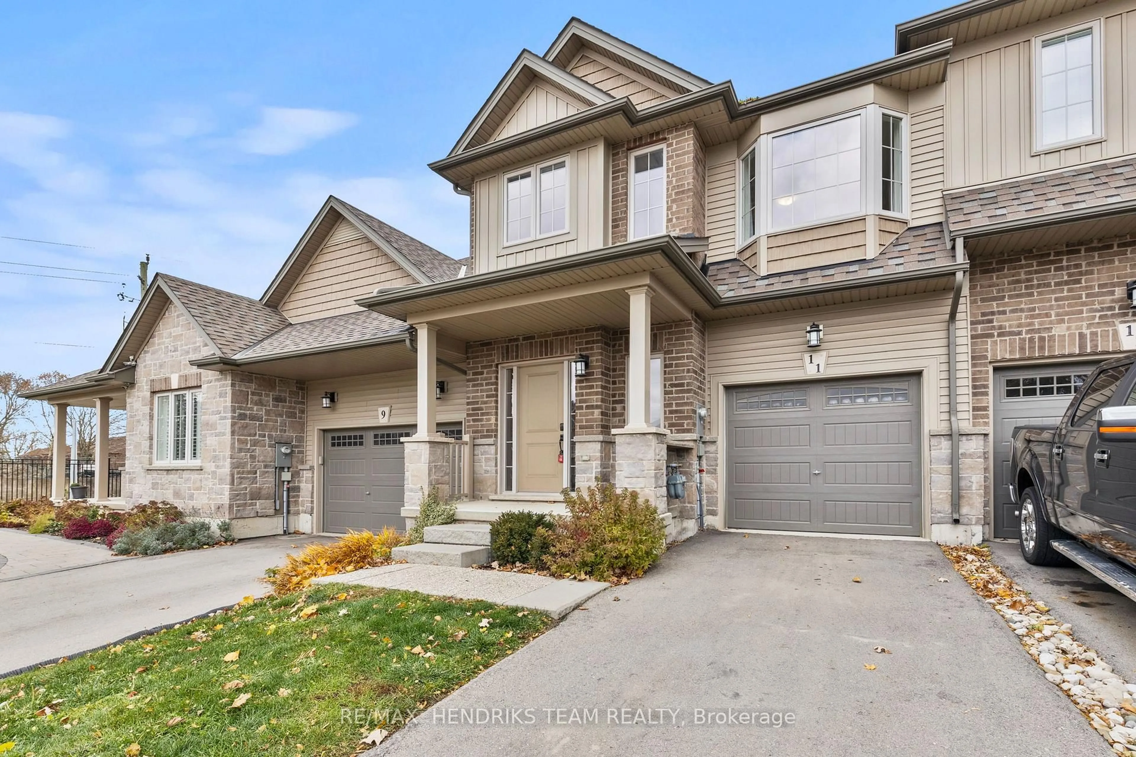 Home with brick exterior material, street for 11 Dennis Dr, West Lincoln Ontario L0R 2A0