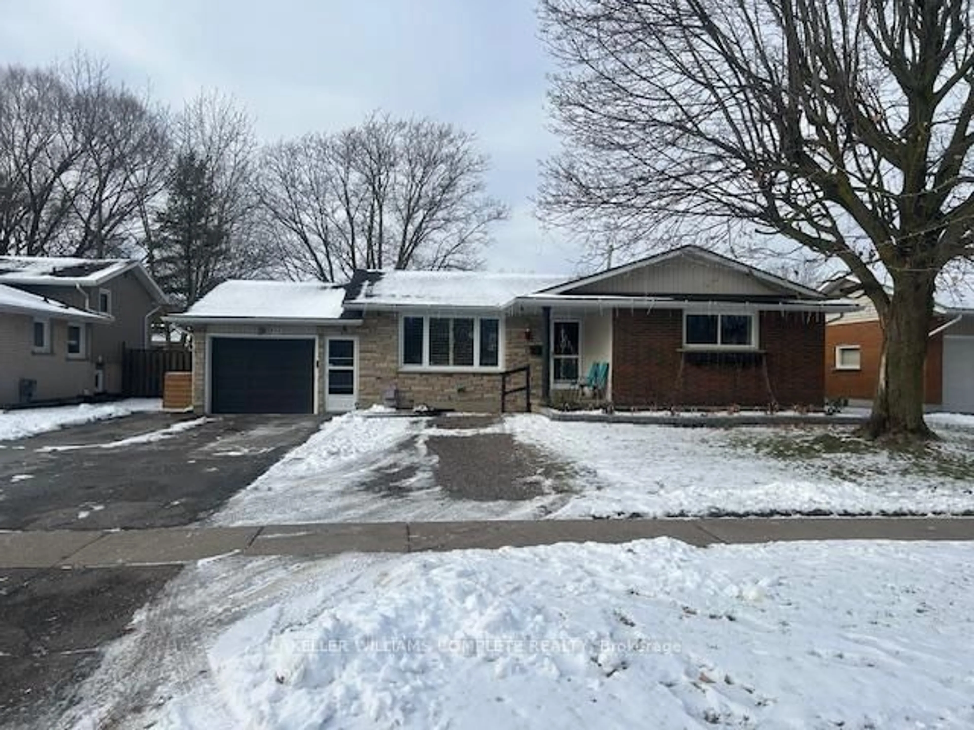 Home with brick exterior material, street for 453 LEONARD Ave, Welland Ontario L3C 3A2