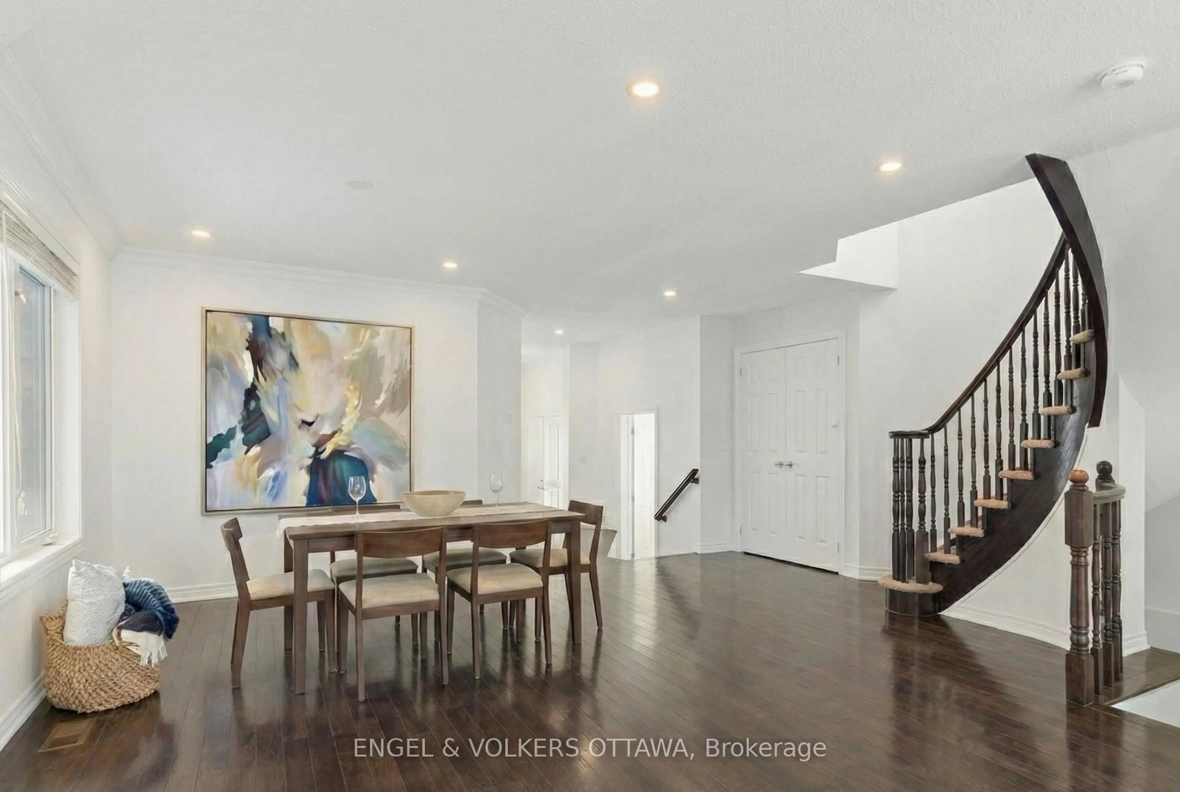 Unknown for 238 Forestbrook St, Ottawa Ontario K2K 0B4