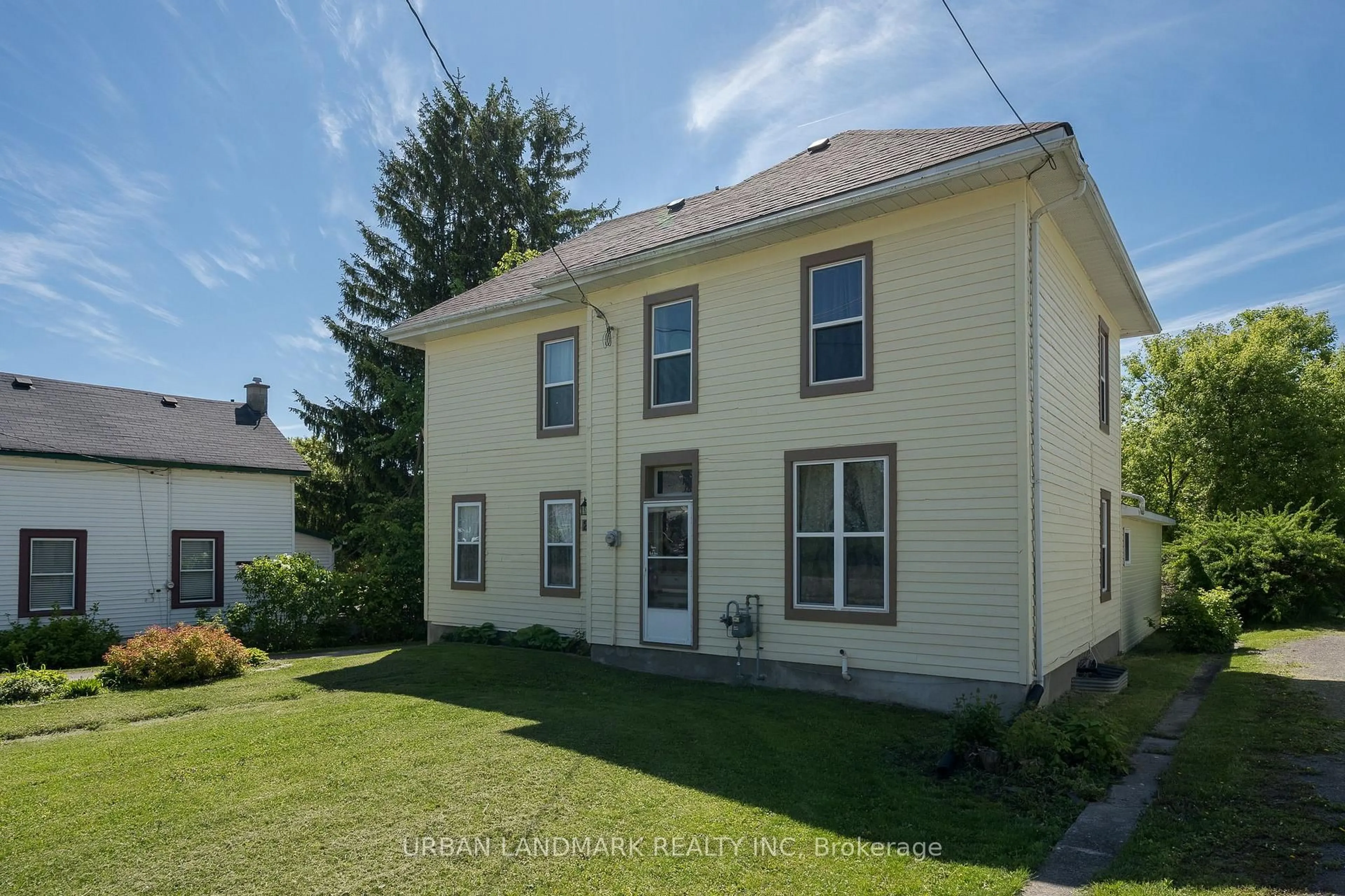 A pic from outside/outdoor area/front of a property/back of a property/a pic from drone, building for 225 St Lawrence St, Madoc Ontario K0K 2K0