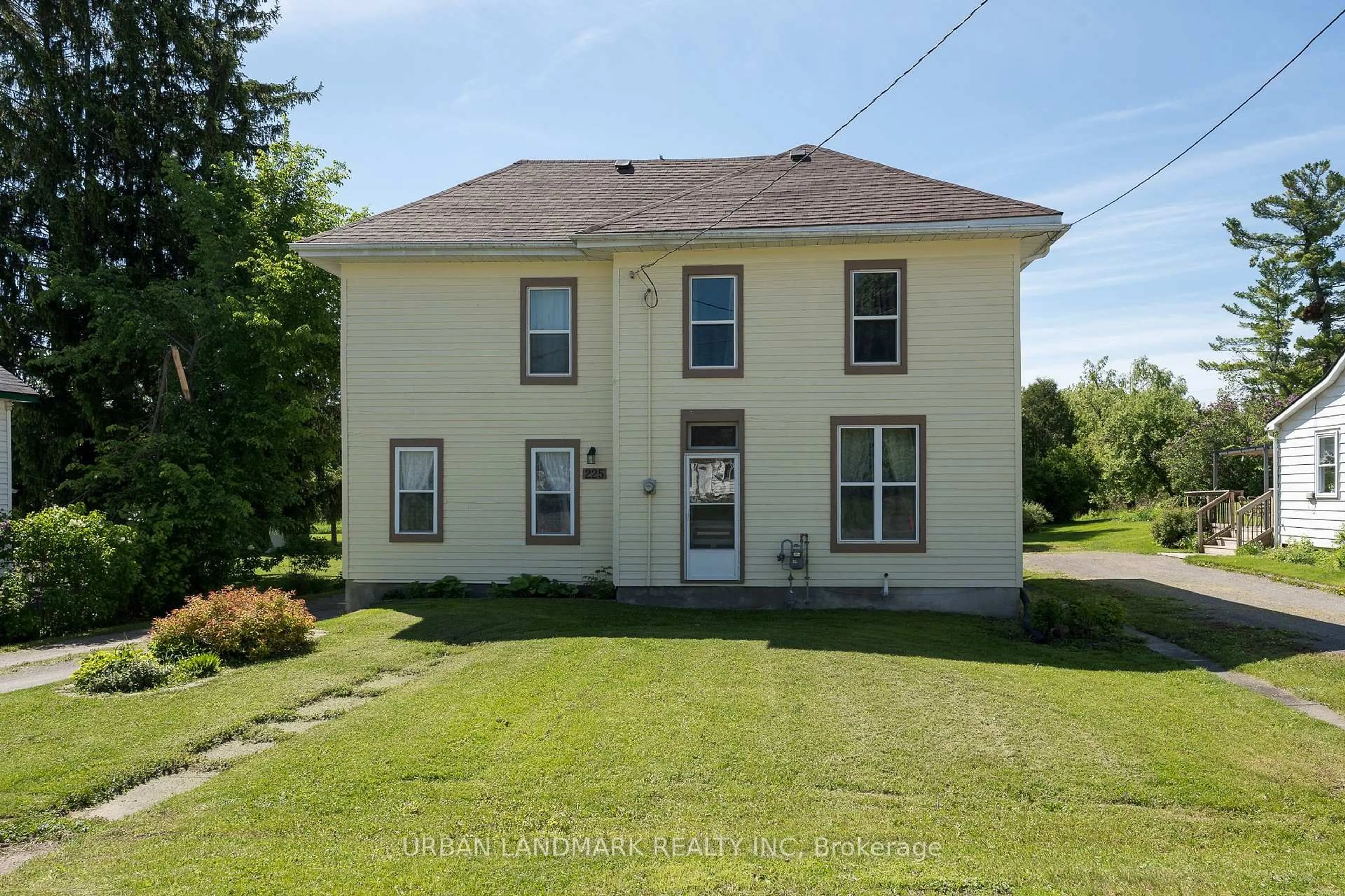 A pic from outside/outdoor area/front of a property/back of a property/a pic from drone, building for 225 St Lawrence St, Madoc Ontario K0K 2K0
