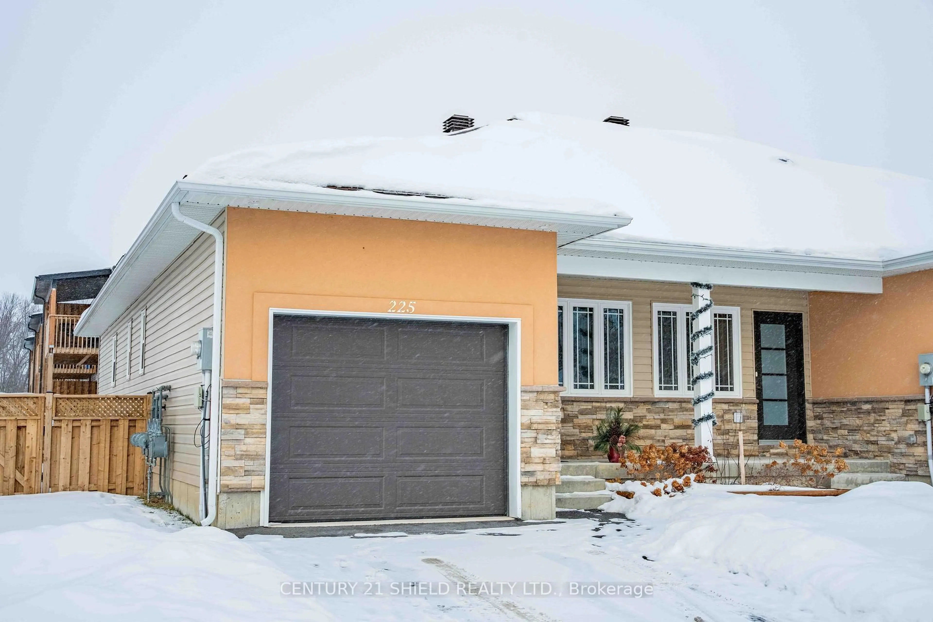 Unknown for 225 Third St, Cornwall Ontario K6J 0B6