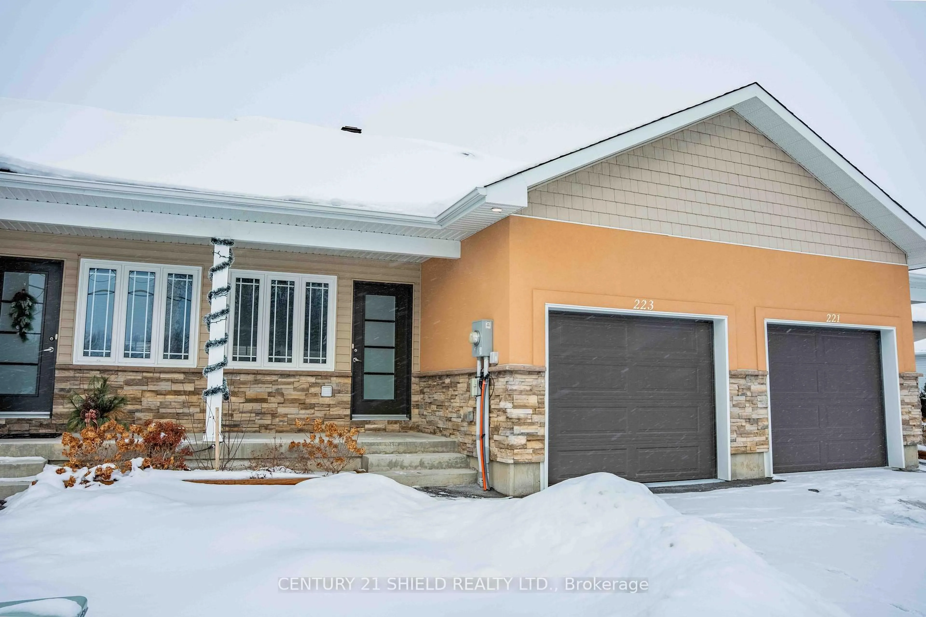 Unknown for 223 Third St, Cornwall Ontario K6J 0B6