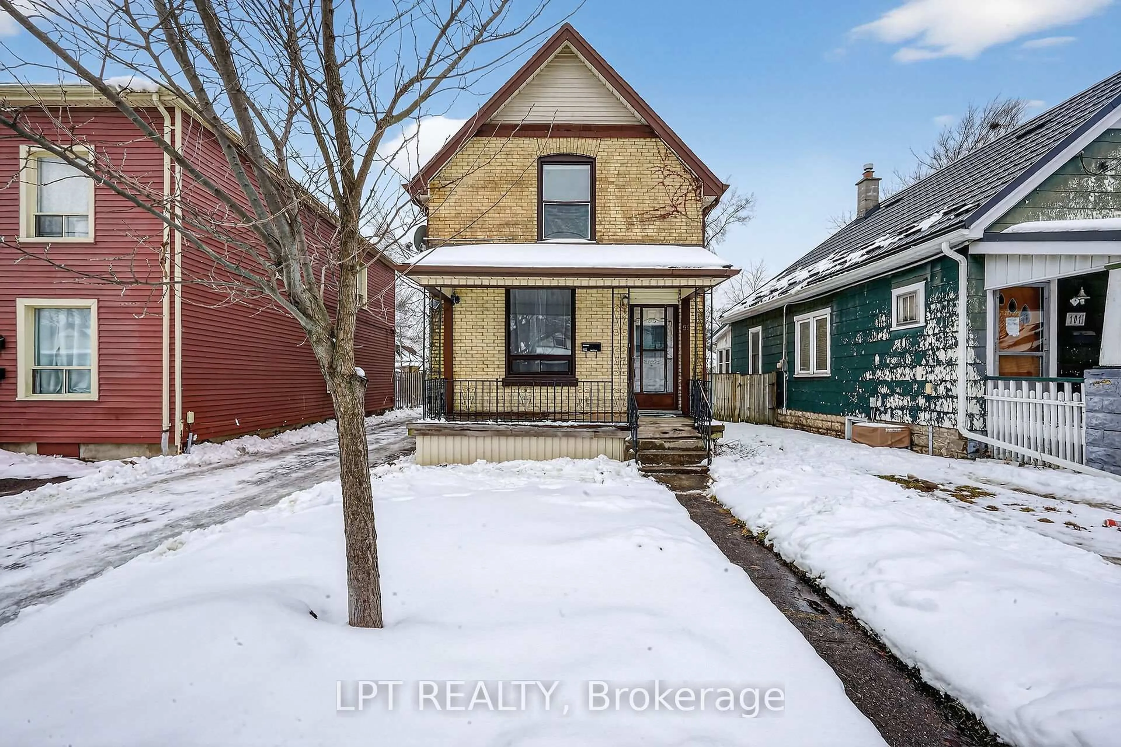 A pic from outside/outdoor area/front of a property/back of a property/a pic from drone, street for 99 Inkerman St, London East Ontario N5Z 1X3