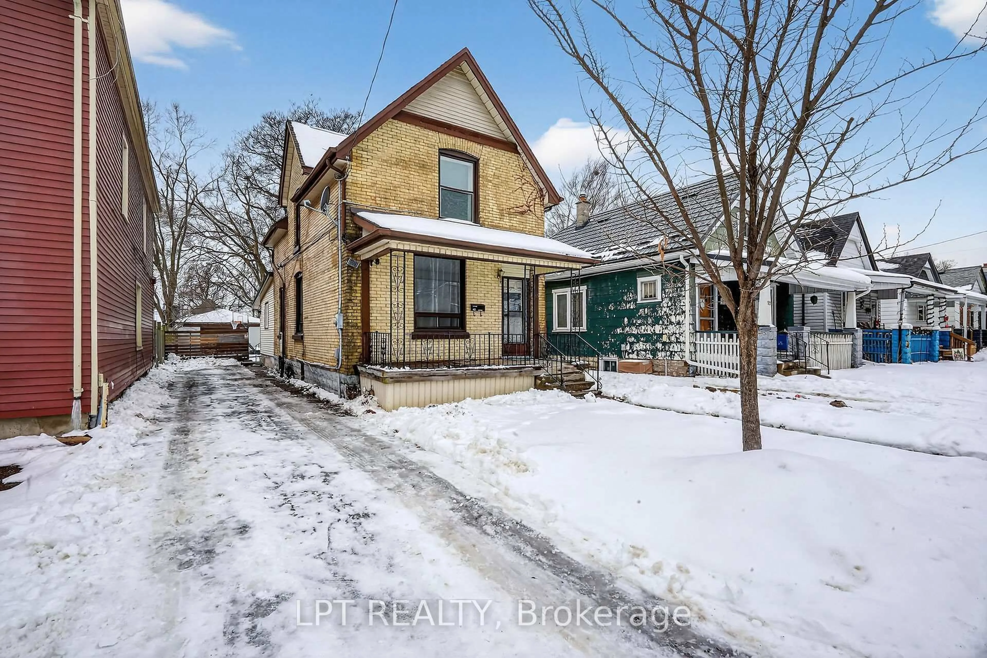 A pic from outside/outdoor area/front of a property/back of a property/a pic from drone, street for 99 Inkerman St, London East Ontario N5Z 1X3