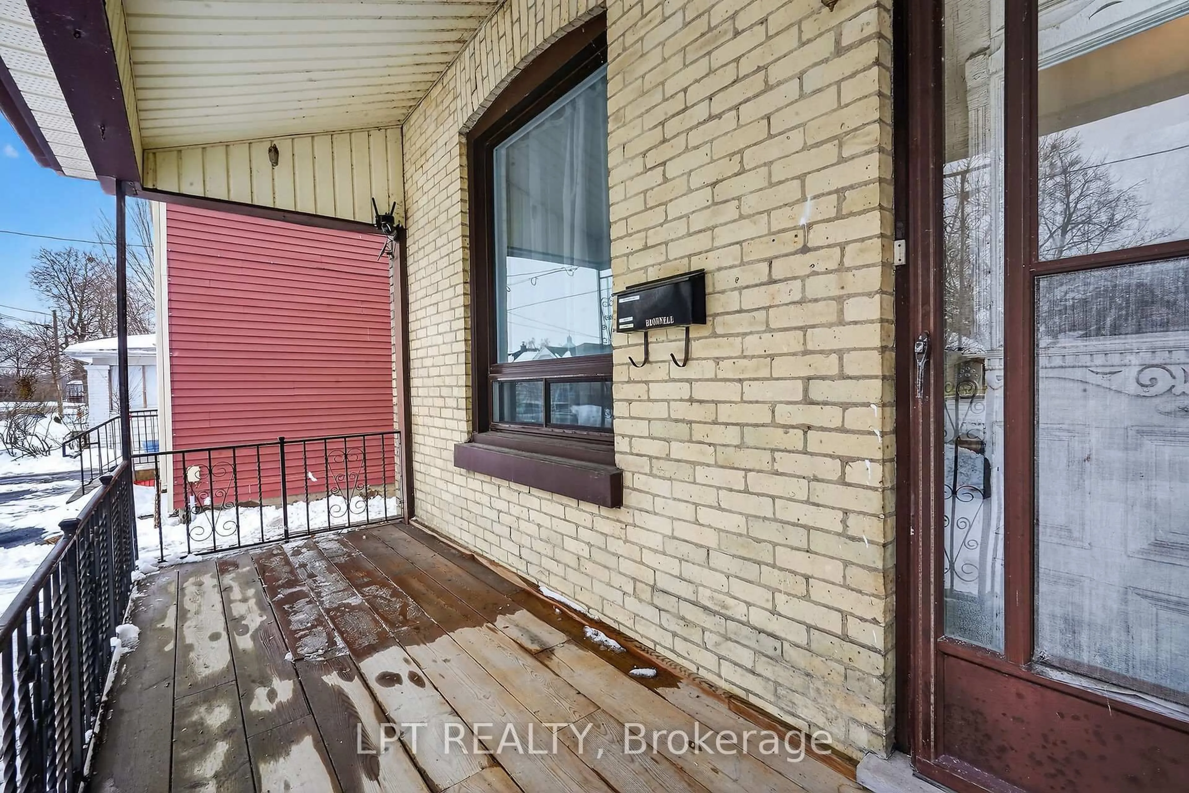 Unknown for 99 Inkerman St, London East Ontario N5Z 1X3