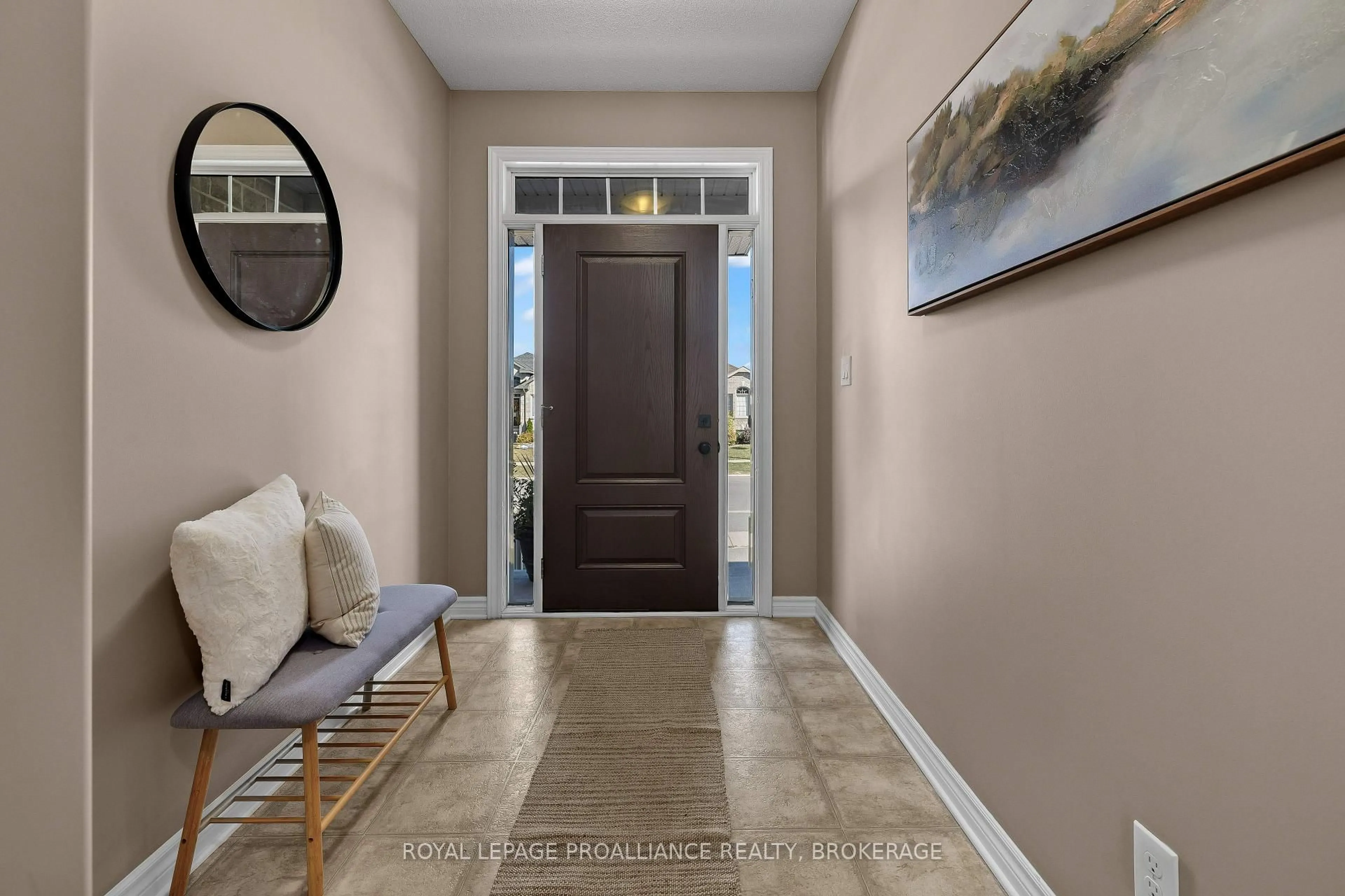 Indoor entryway for 831 Augusta Dr, Kingston Ontario K7P 0E3