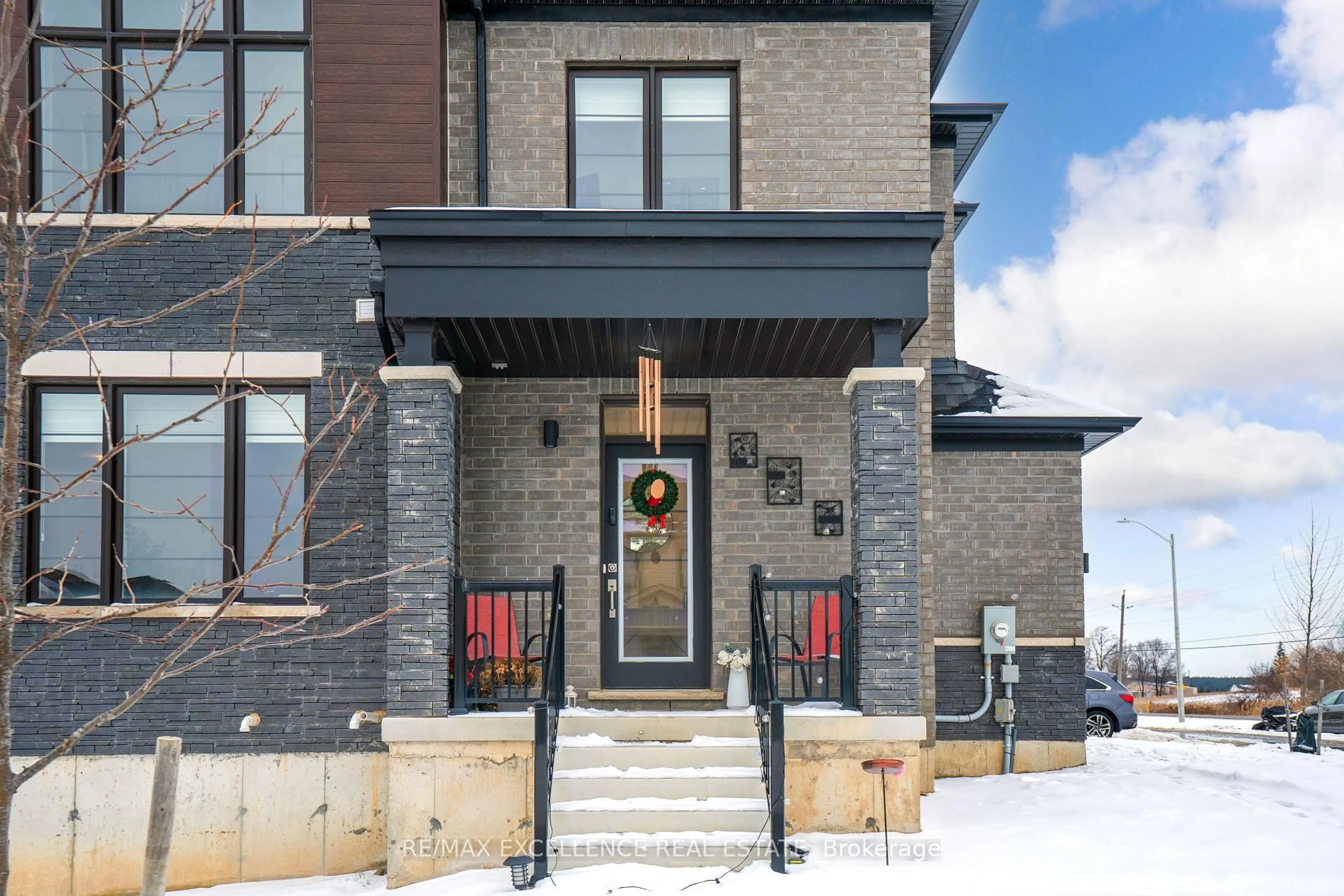 Home with brick exterior material, street for 60 Granville Cres, Haldimand Ontario N3W 0J6