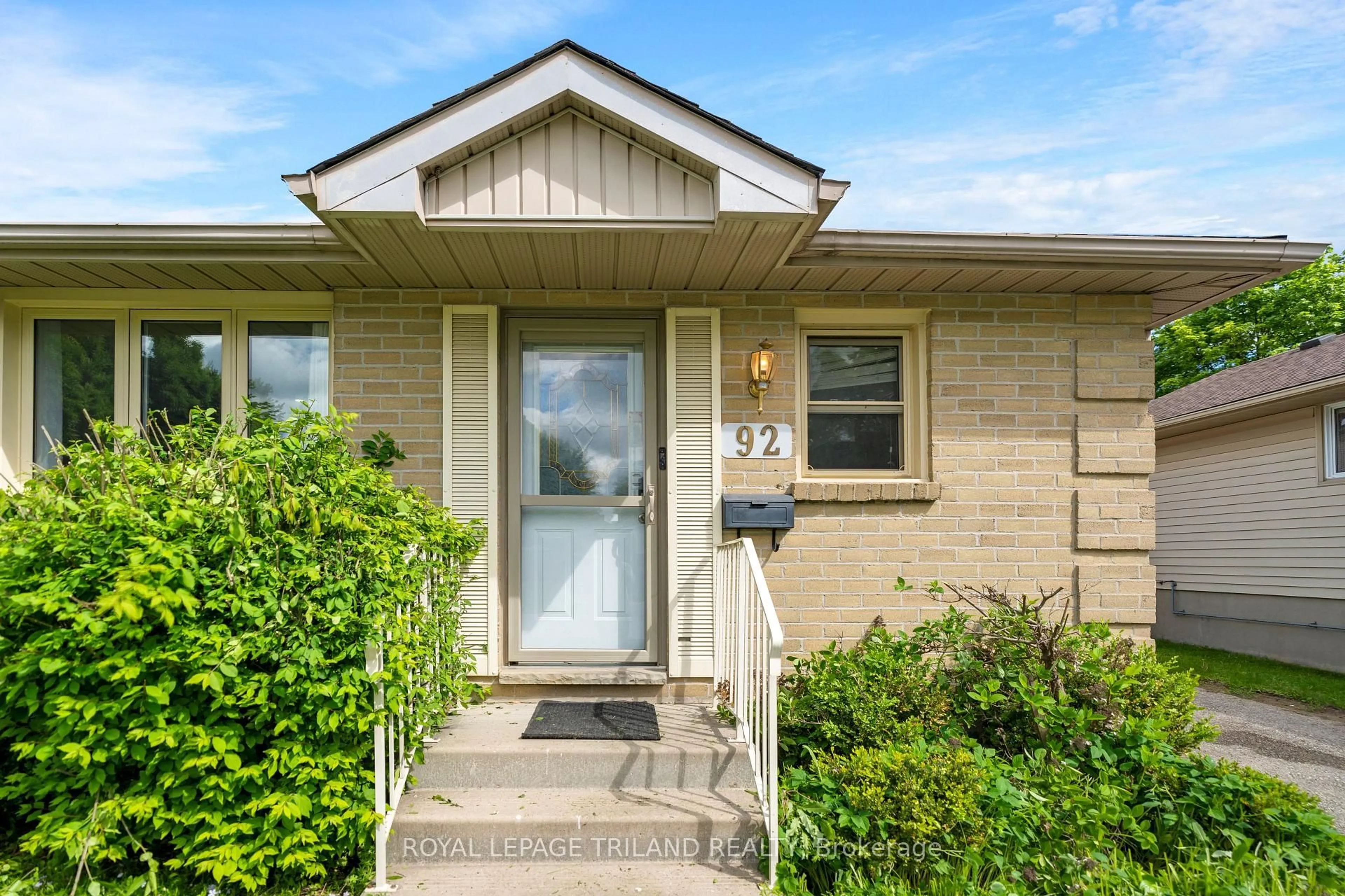 Unknown for 92 Ardsley Rd, London North Ontario N6G 3W4