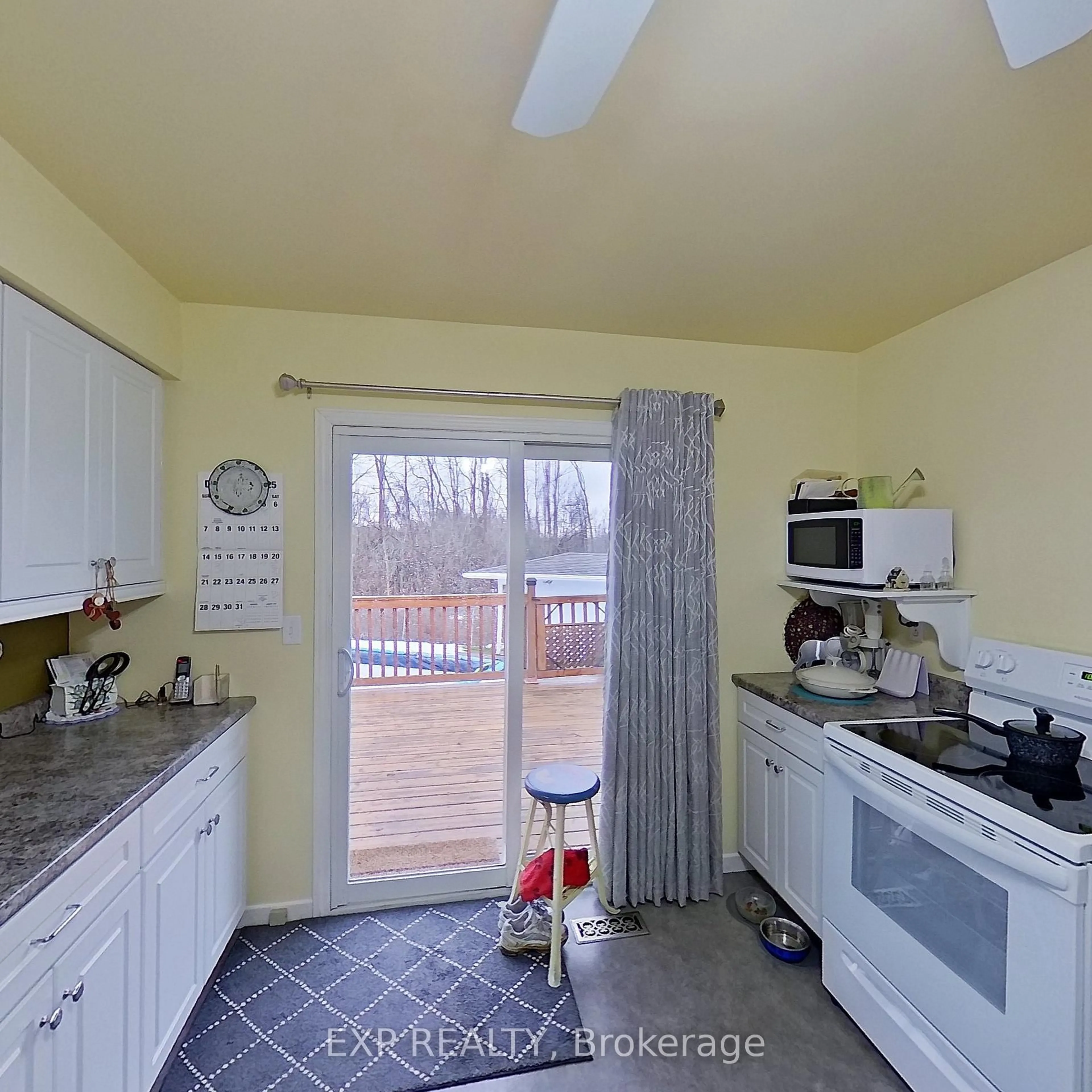 Standard kitchen, ceramic/tile floor for 14 Dixie Pl, Belleville Ontario K8P 5A9