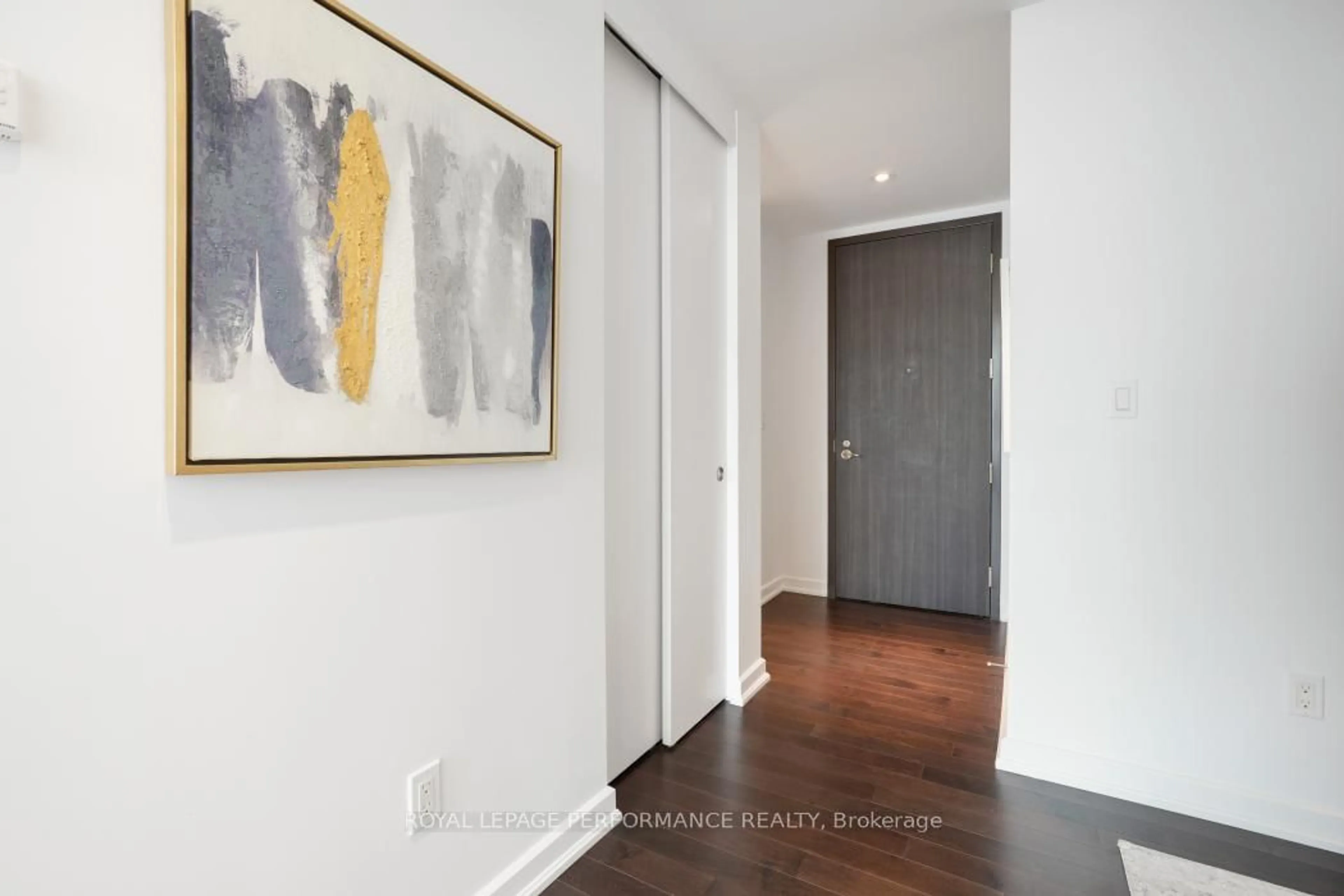 Indoor entryway for 300 Lisgar St #702, Ottawa Ontario K2P 0E2