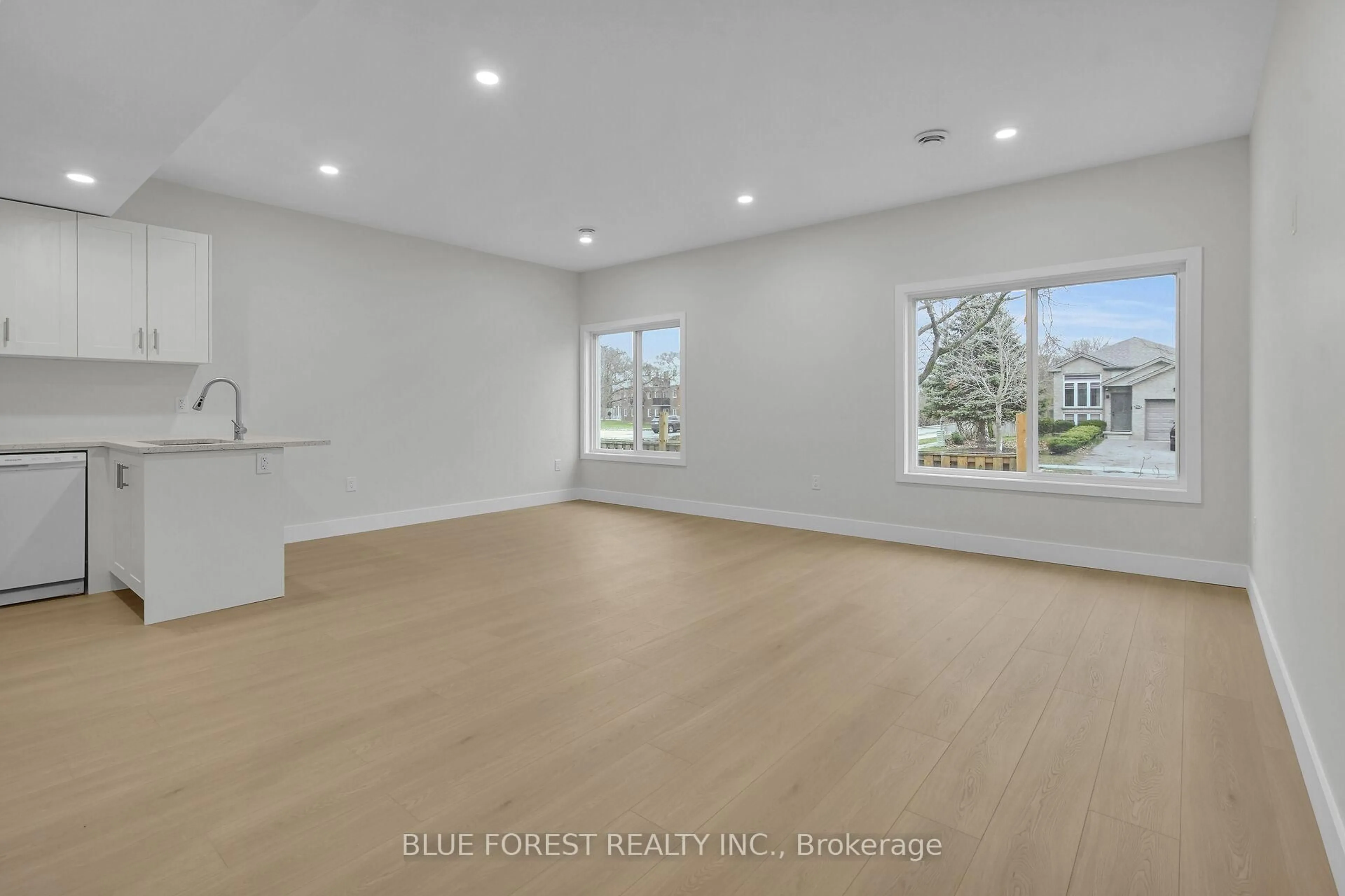 A pic of a room for 143 Marconi Crt, London East Ontario N5V 0C9