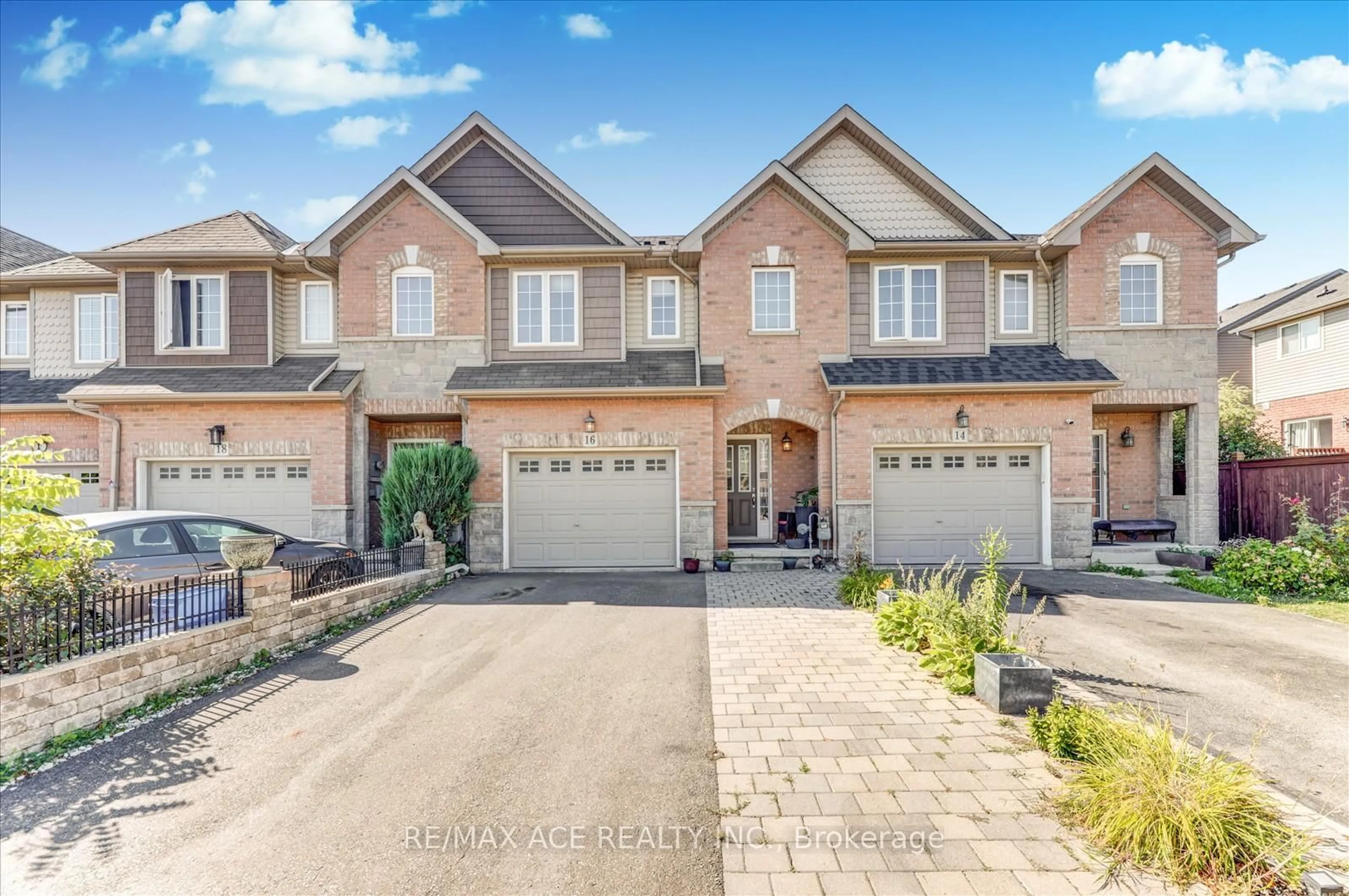 A pic from outside/outdoor area/front of a property/back of a property/a pic from drone, street for 16 Palacebeach Tr, Hamilton Ontario L8E 5C3